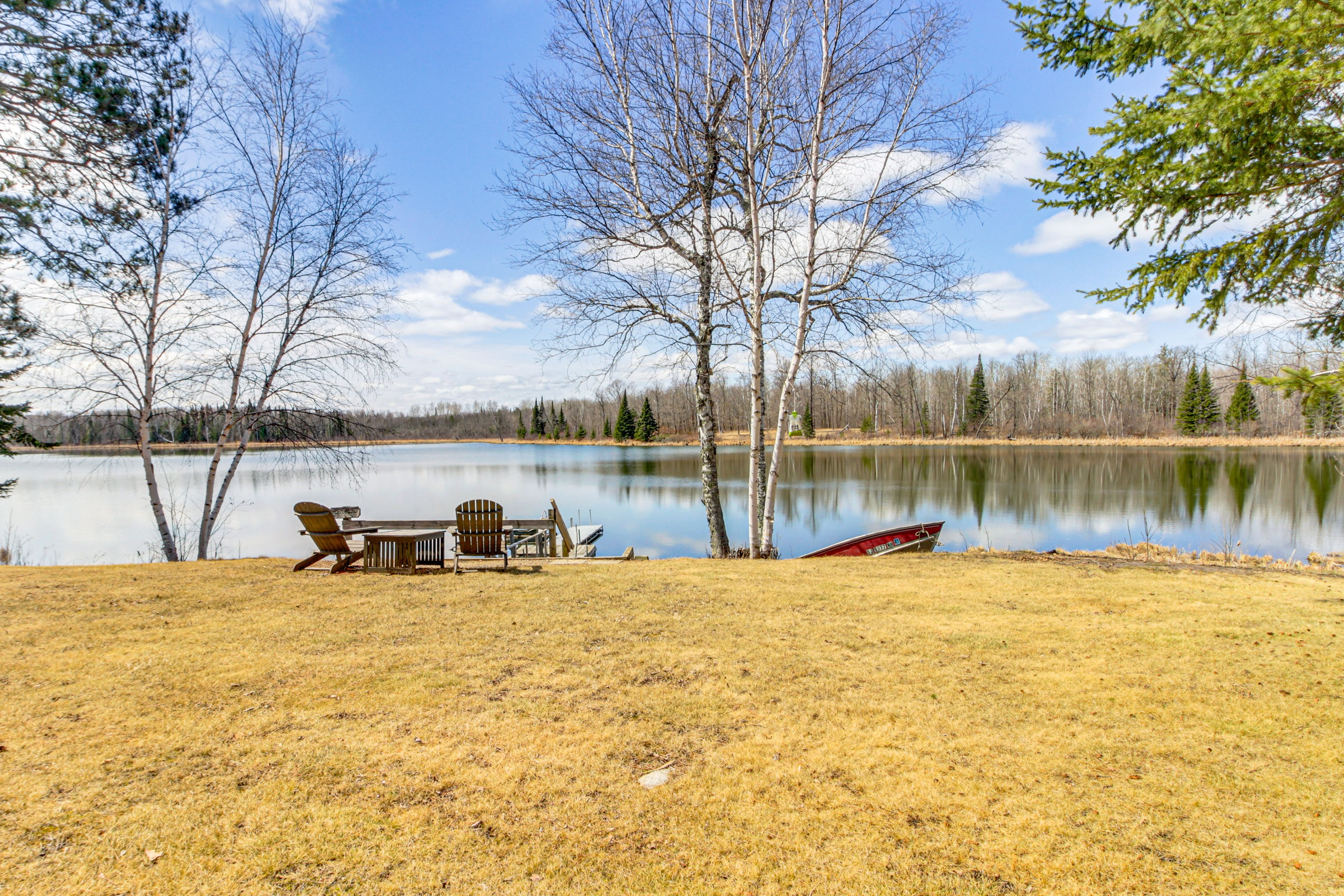 Lake Access On-Site | Dock | Kayaks | Floating Mat