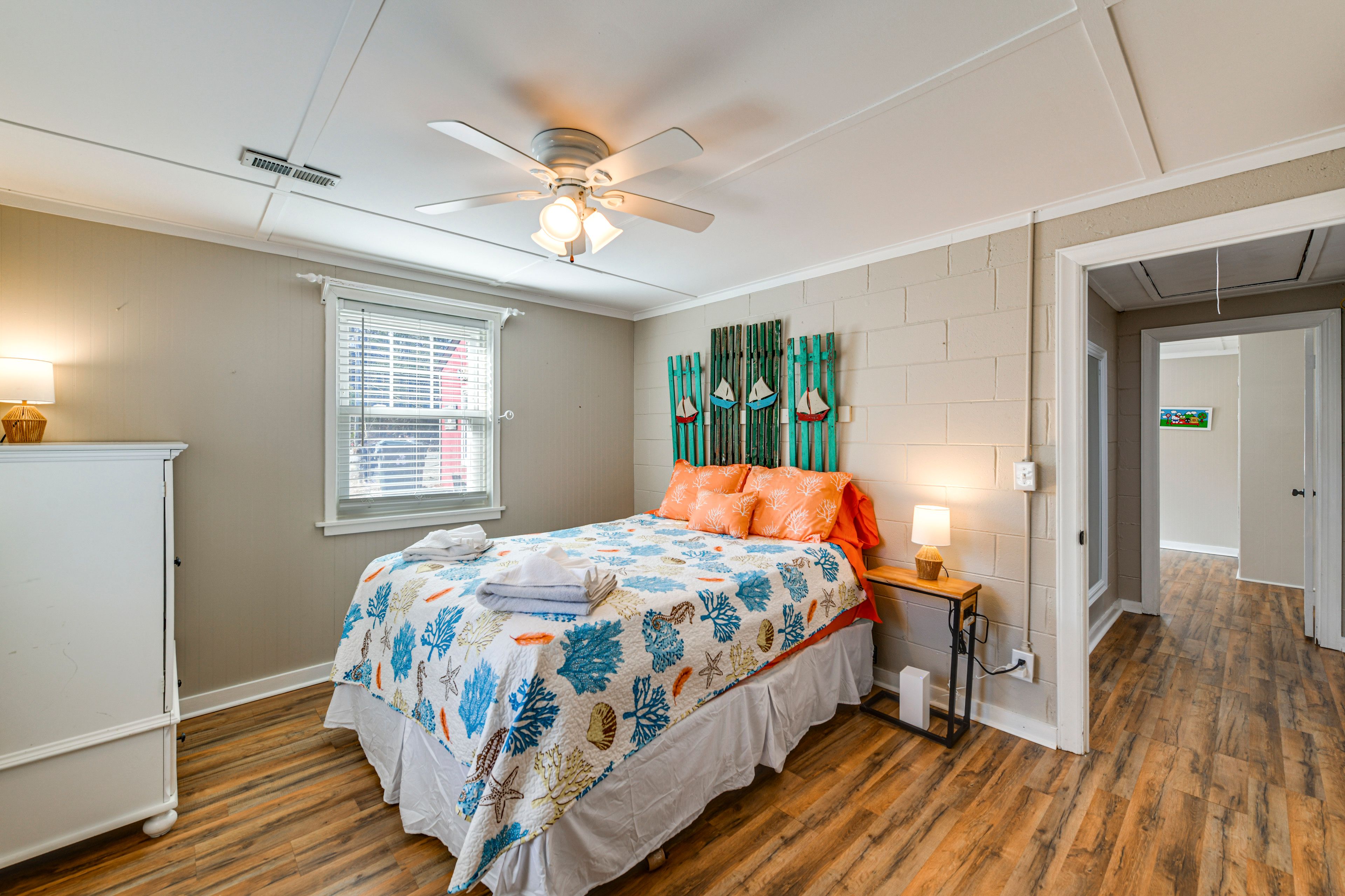 Bedroom 2 | Queen Bed