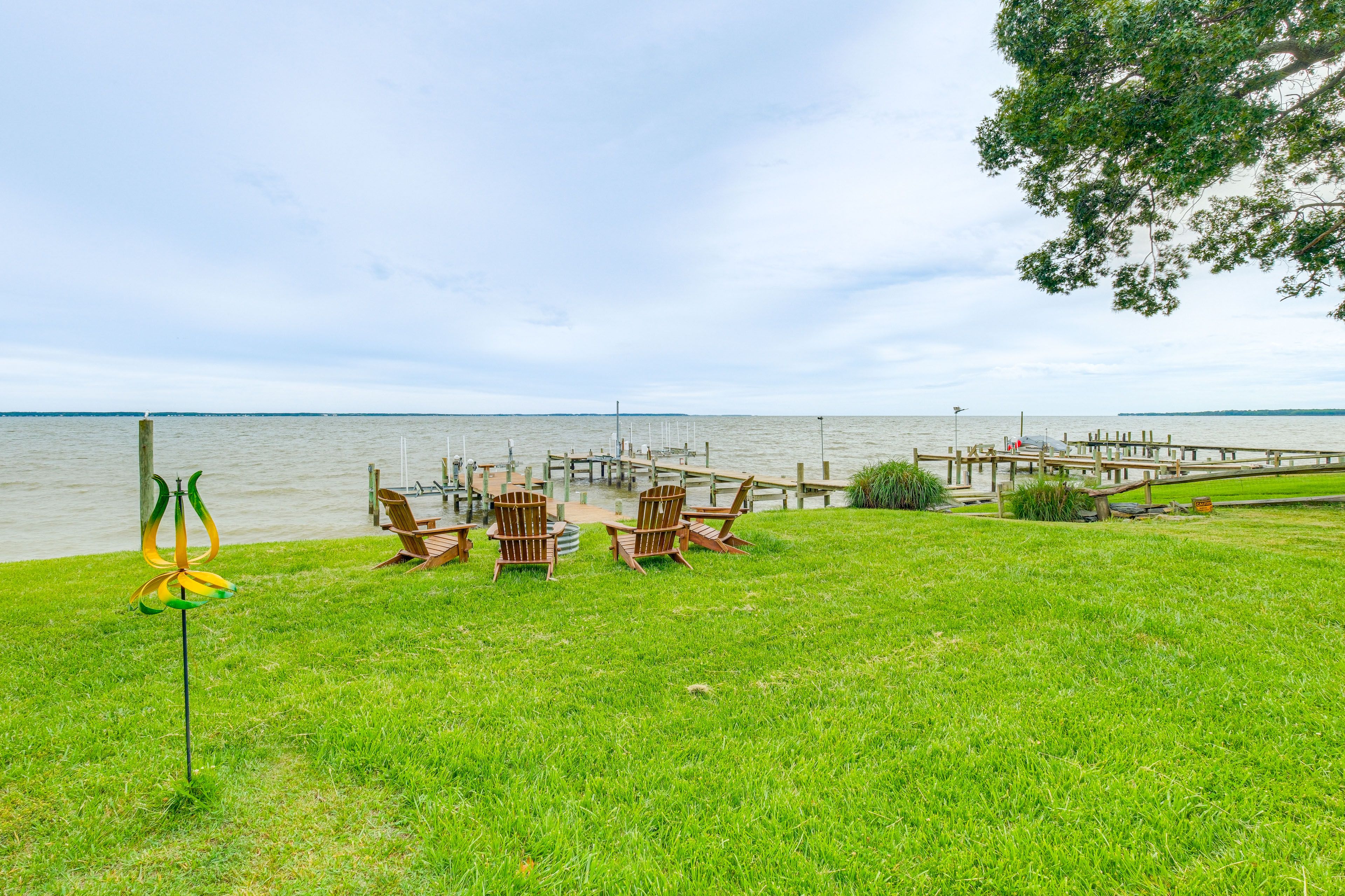 Waterfront Yard | Fire Pit