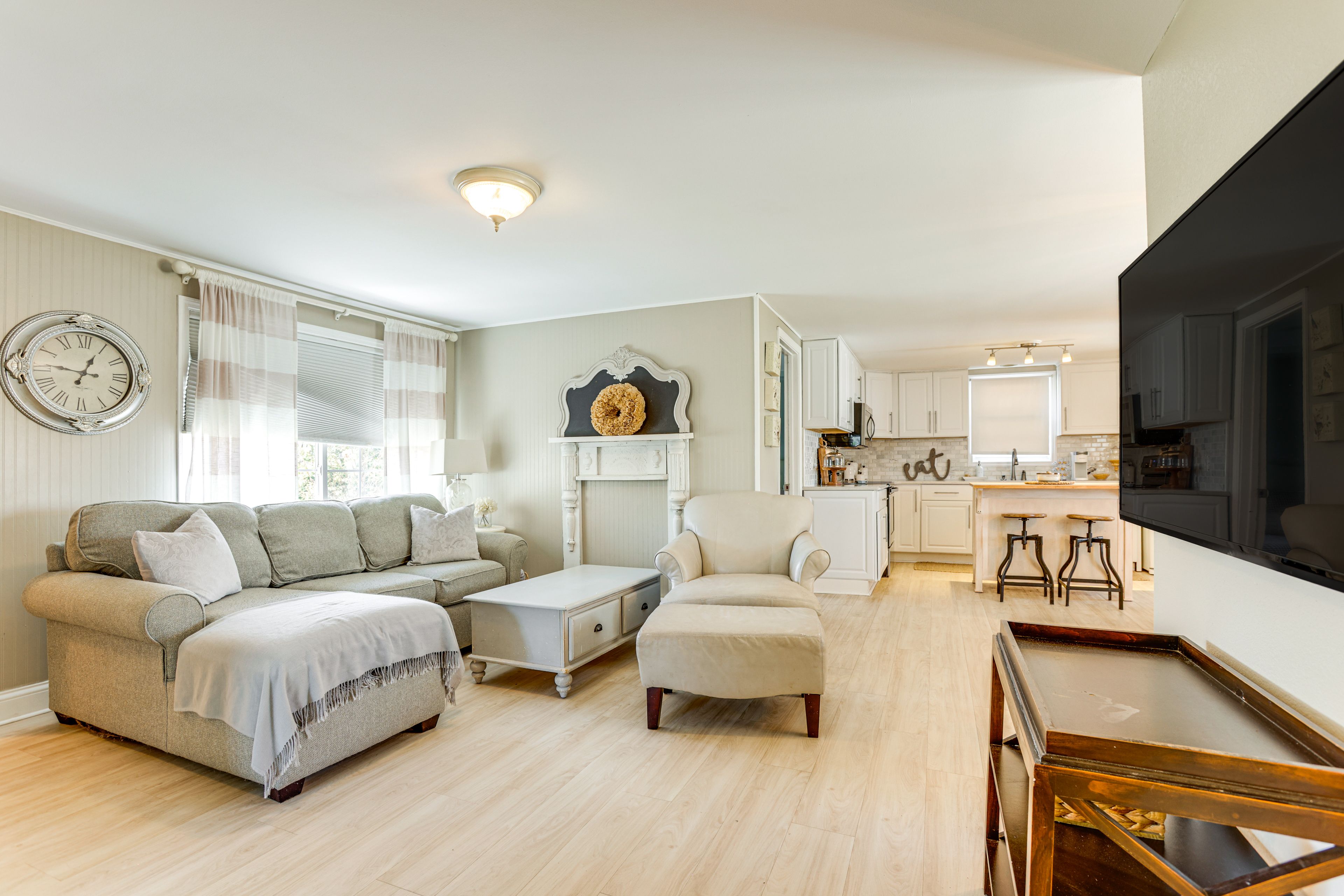 Harrison Vacation Rental | 3BR | 1BA | 900 Sq Ft | 2 Steps Required