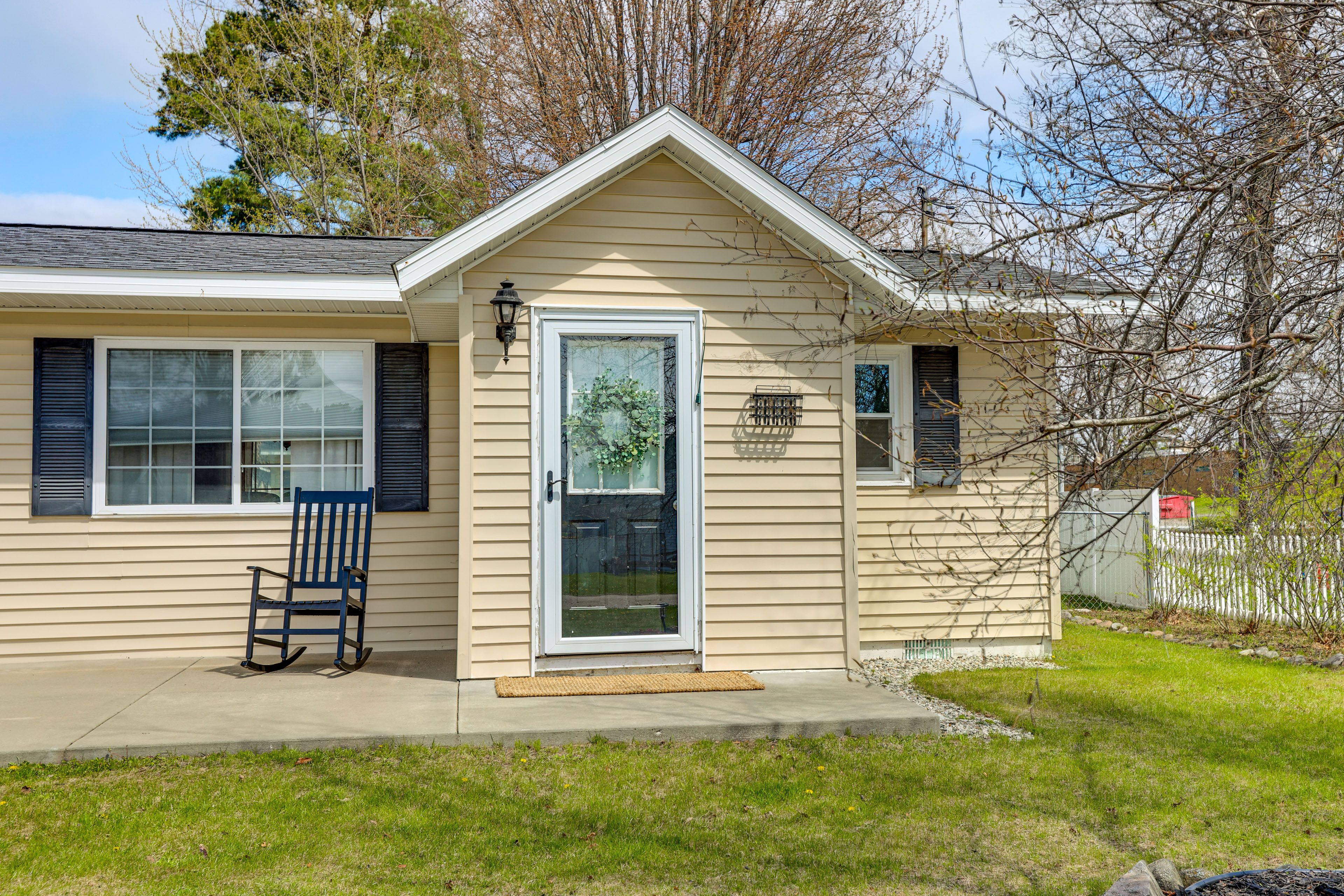 Exterior | Front Entry