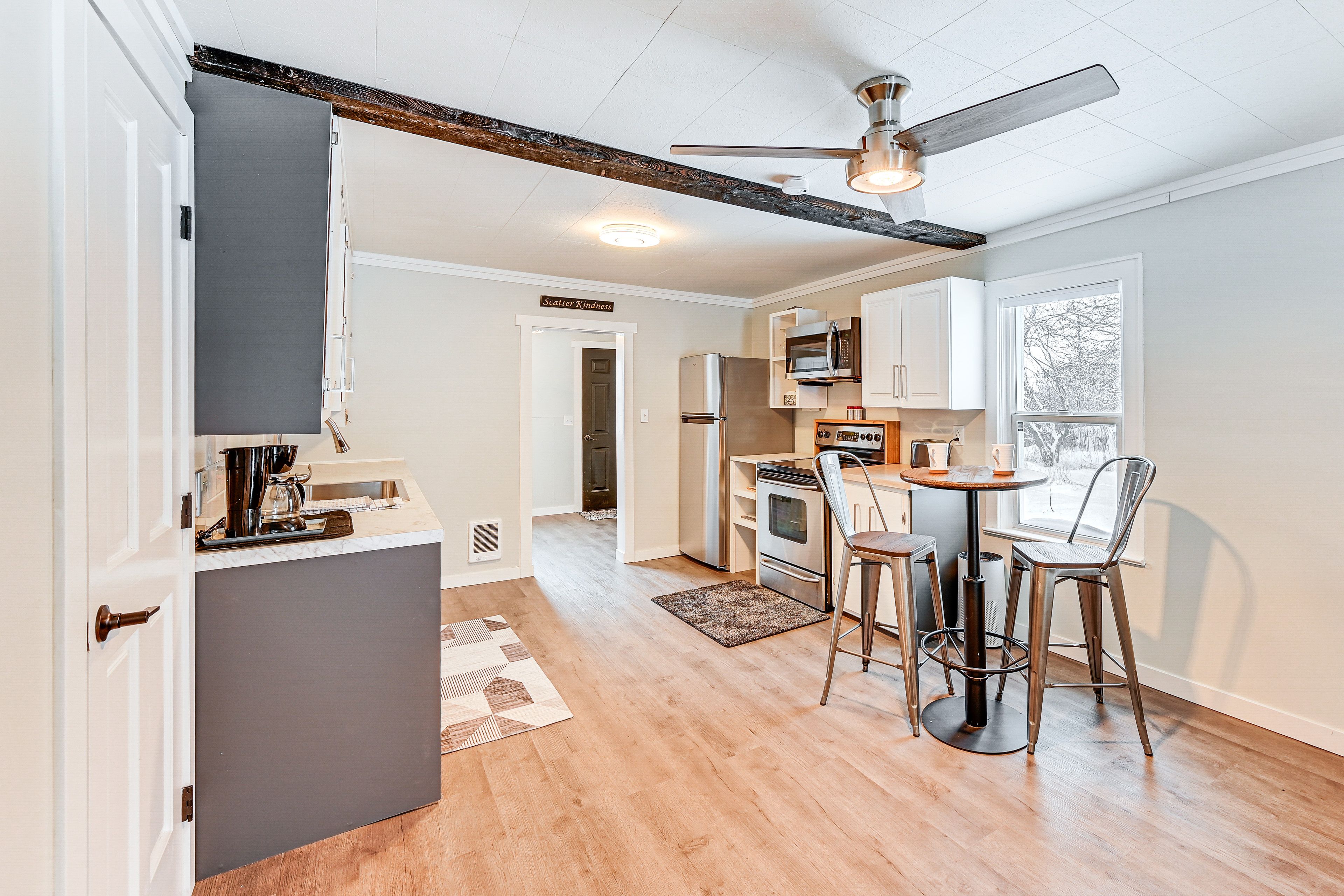 Dining Area | Dishware/Flatware