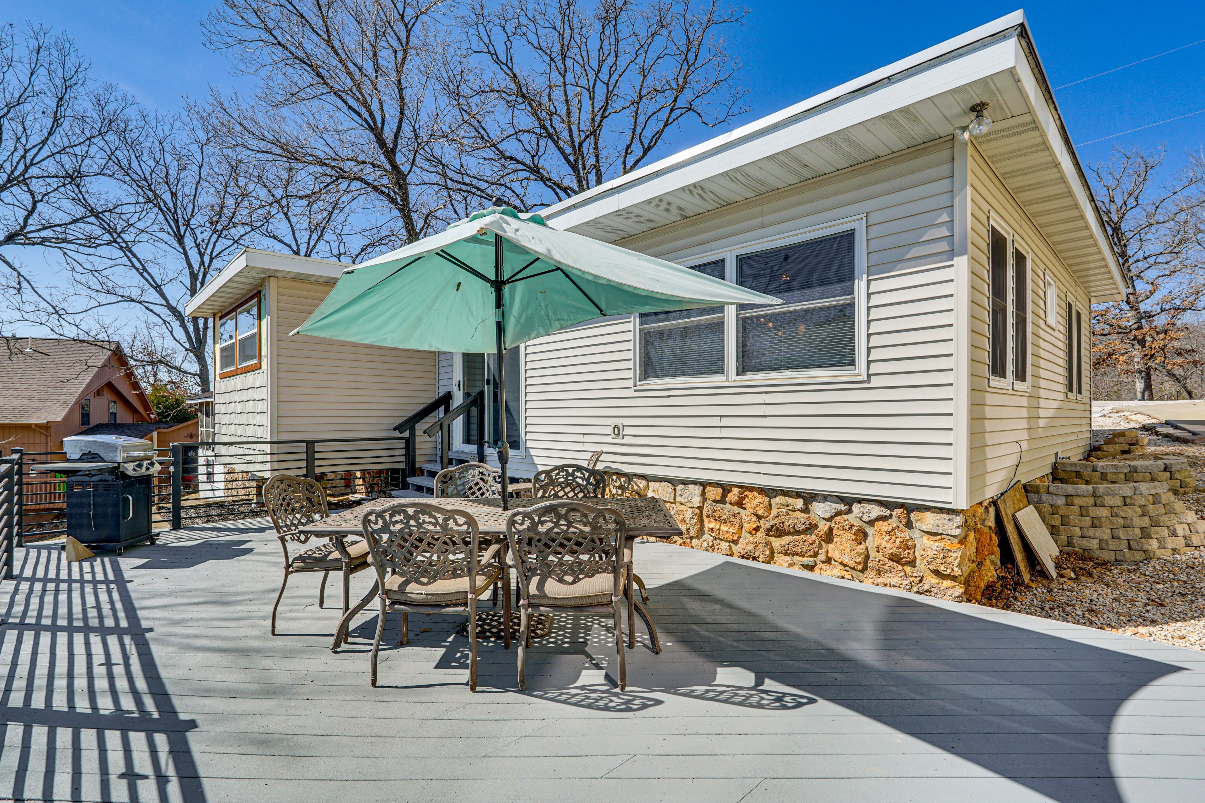 Large Deck | Gas Grill | Dining Area w/ Umbrella