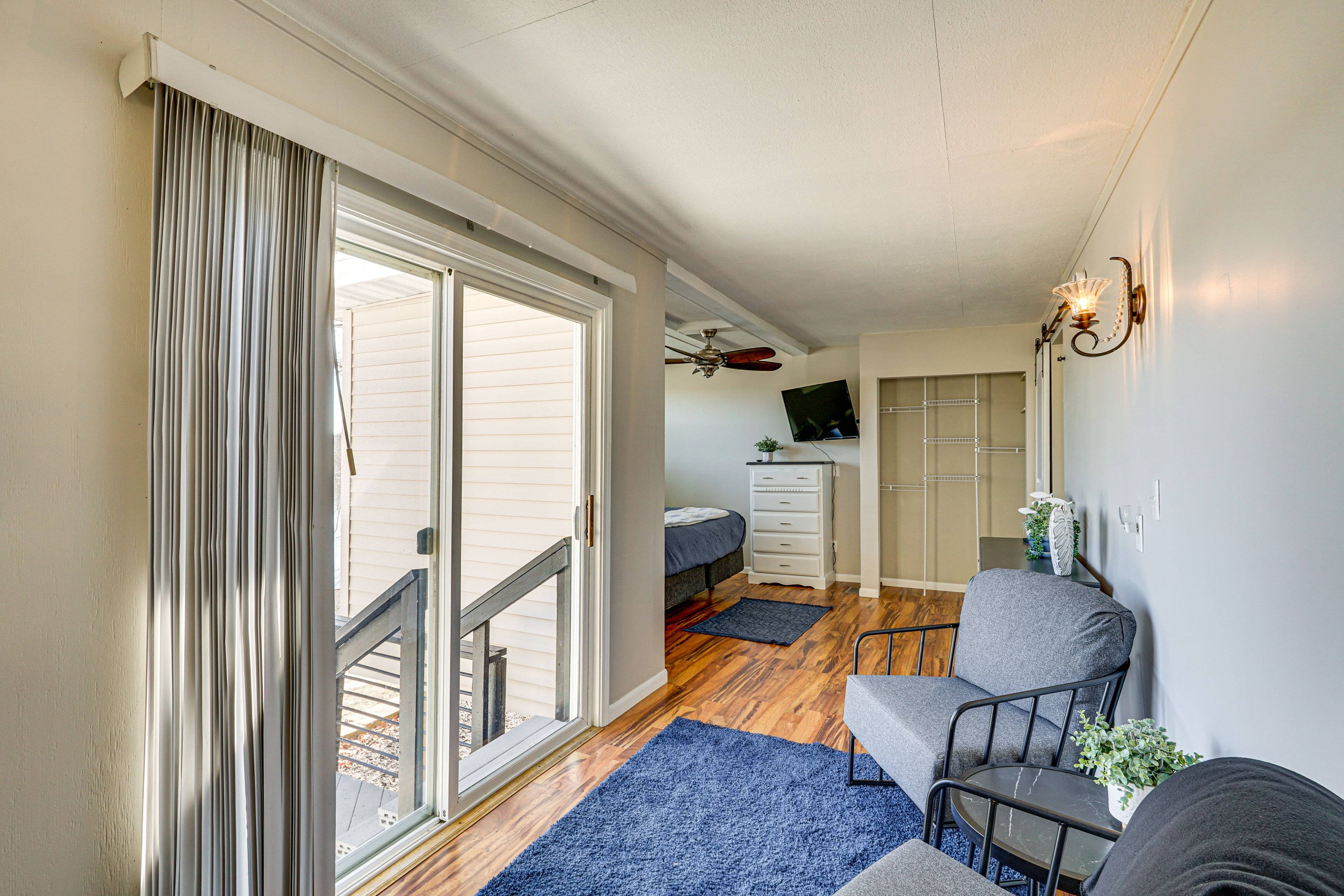 Bedroom 1 | King Bed | 1 Step to Access | Linens Provided