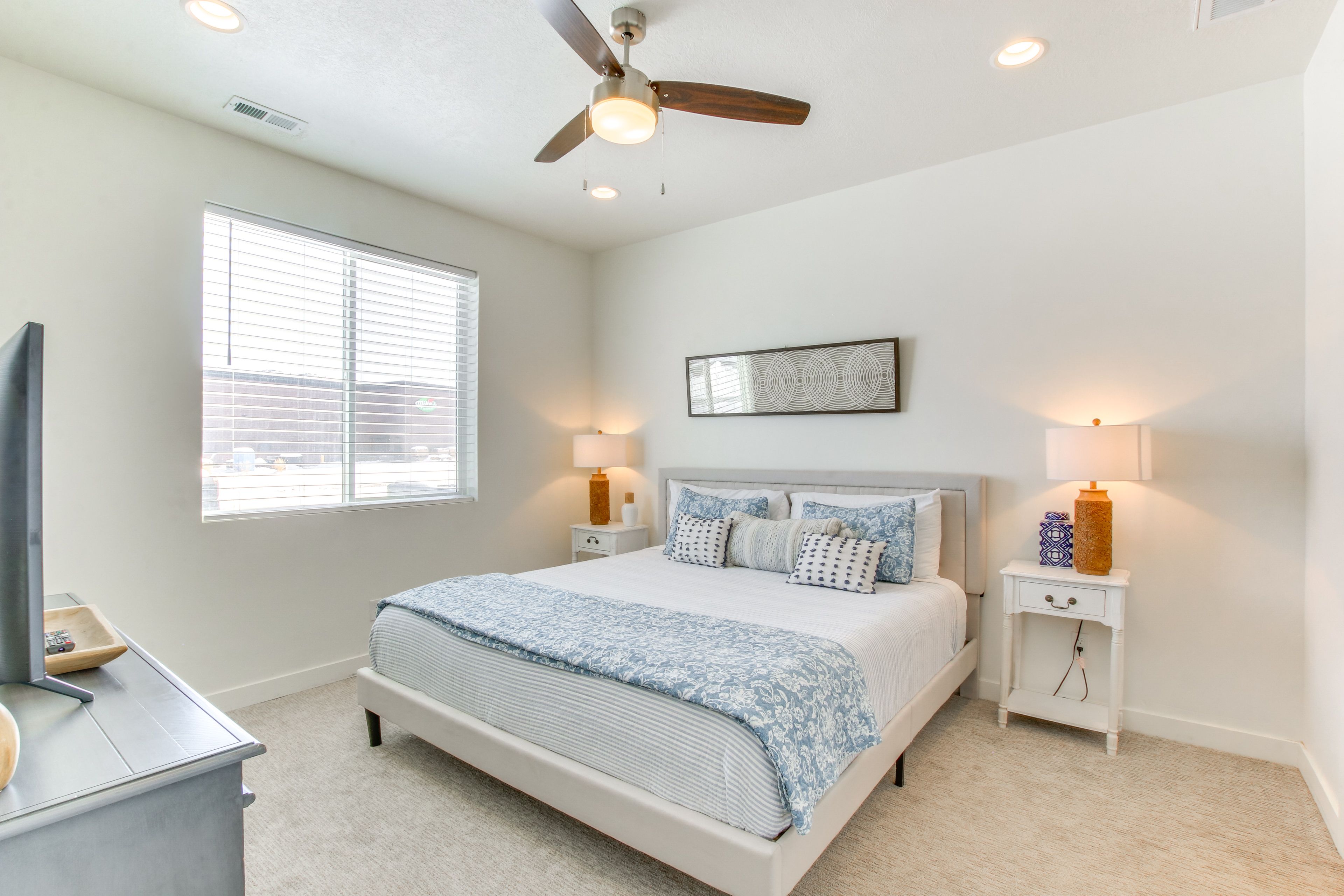 Bedroom 1 | King Bed | Linens Provided | 1st Floor