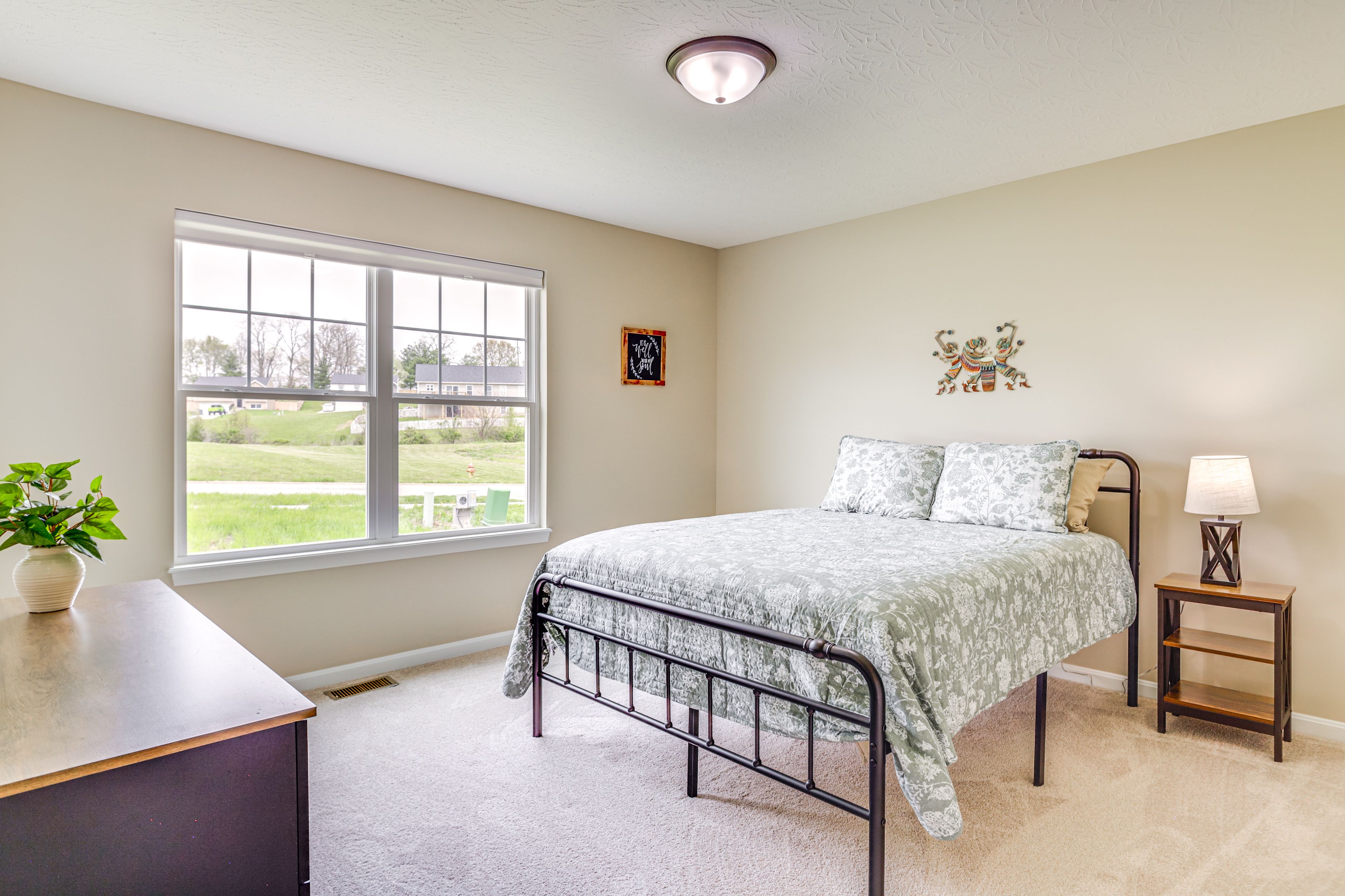 Bedroom 3 | 1st Floor | Queen Bed