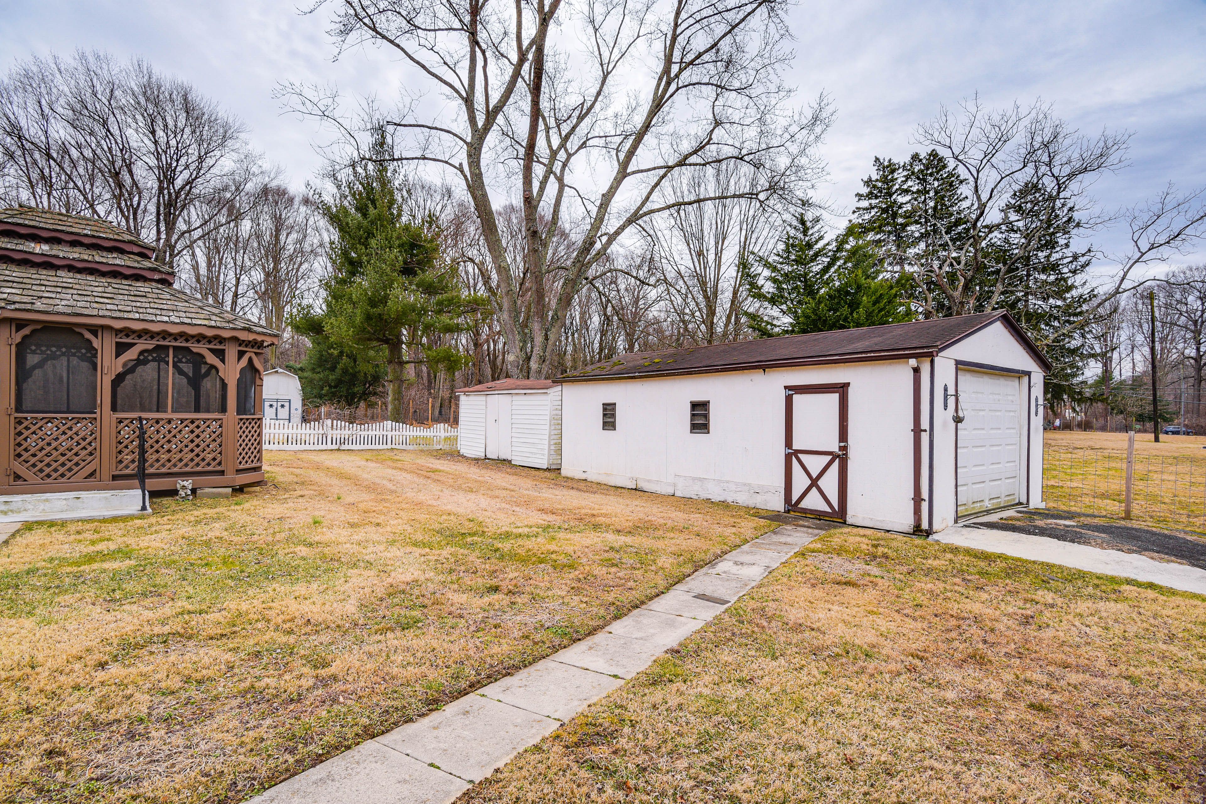 Yard | Gazebo