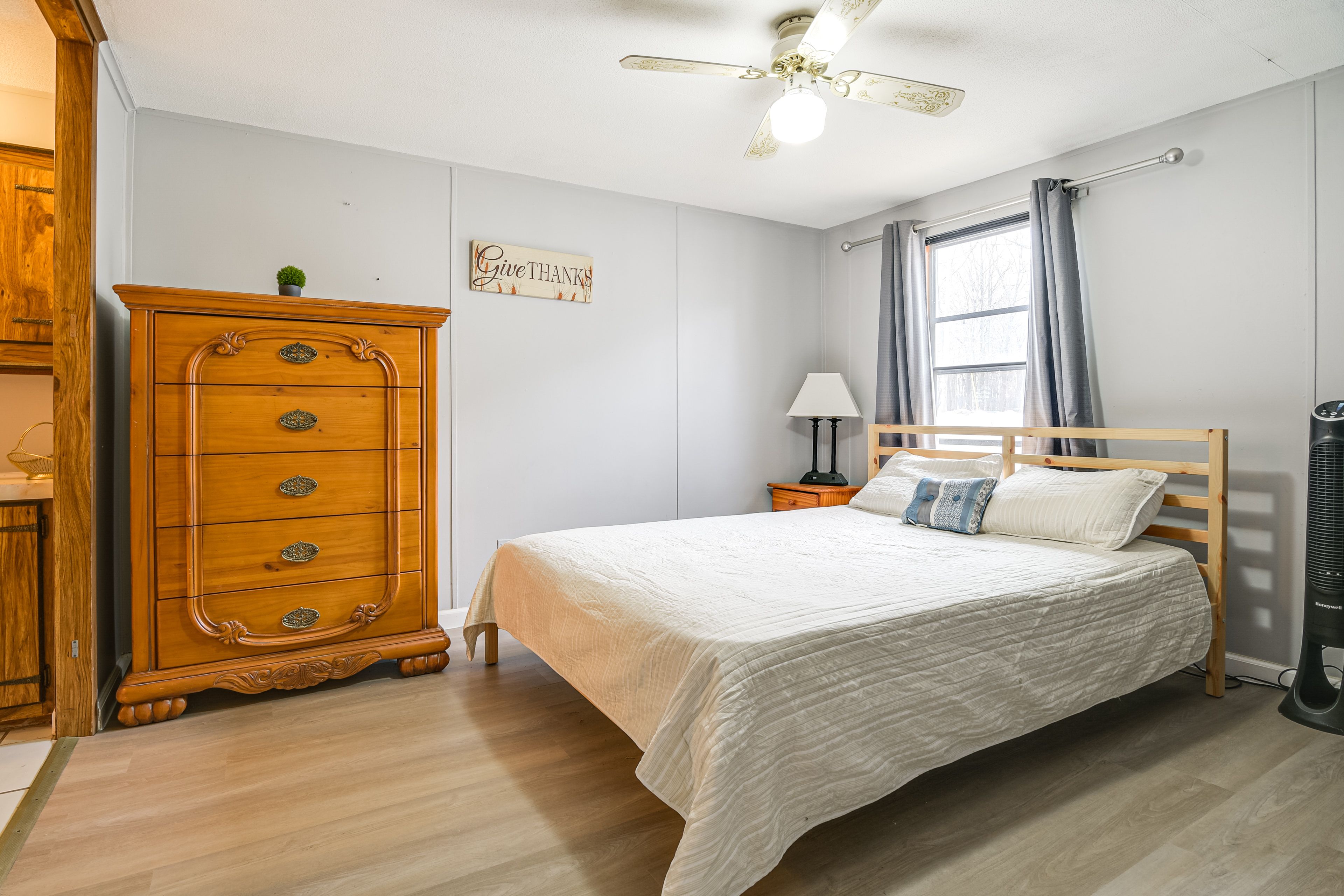 Bedroom 1 | Queen Bed | En-Suite Bathroom