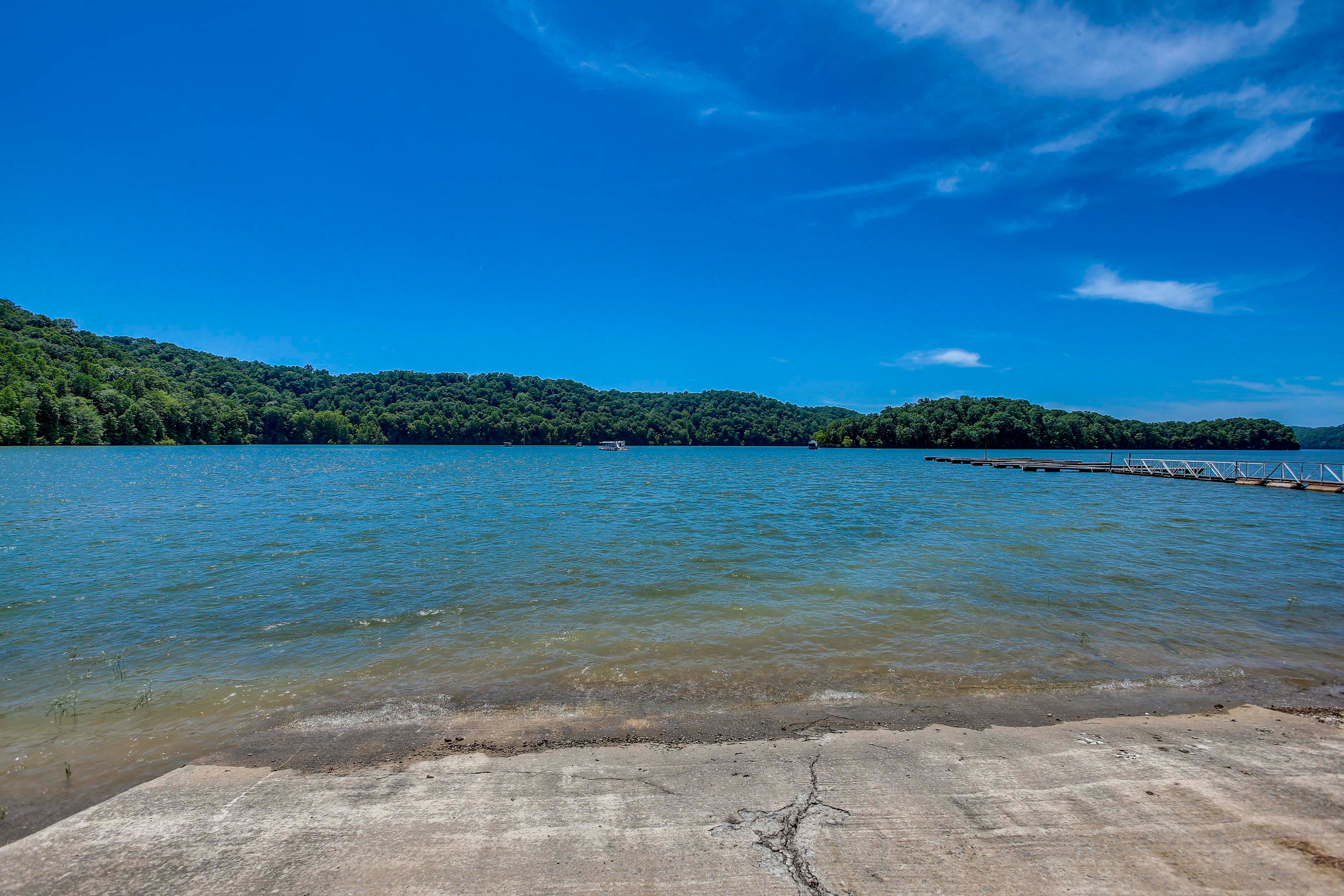 1 Mi to Dale Hollow Lake