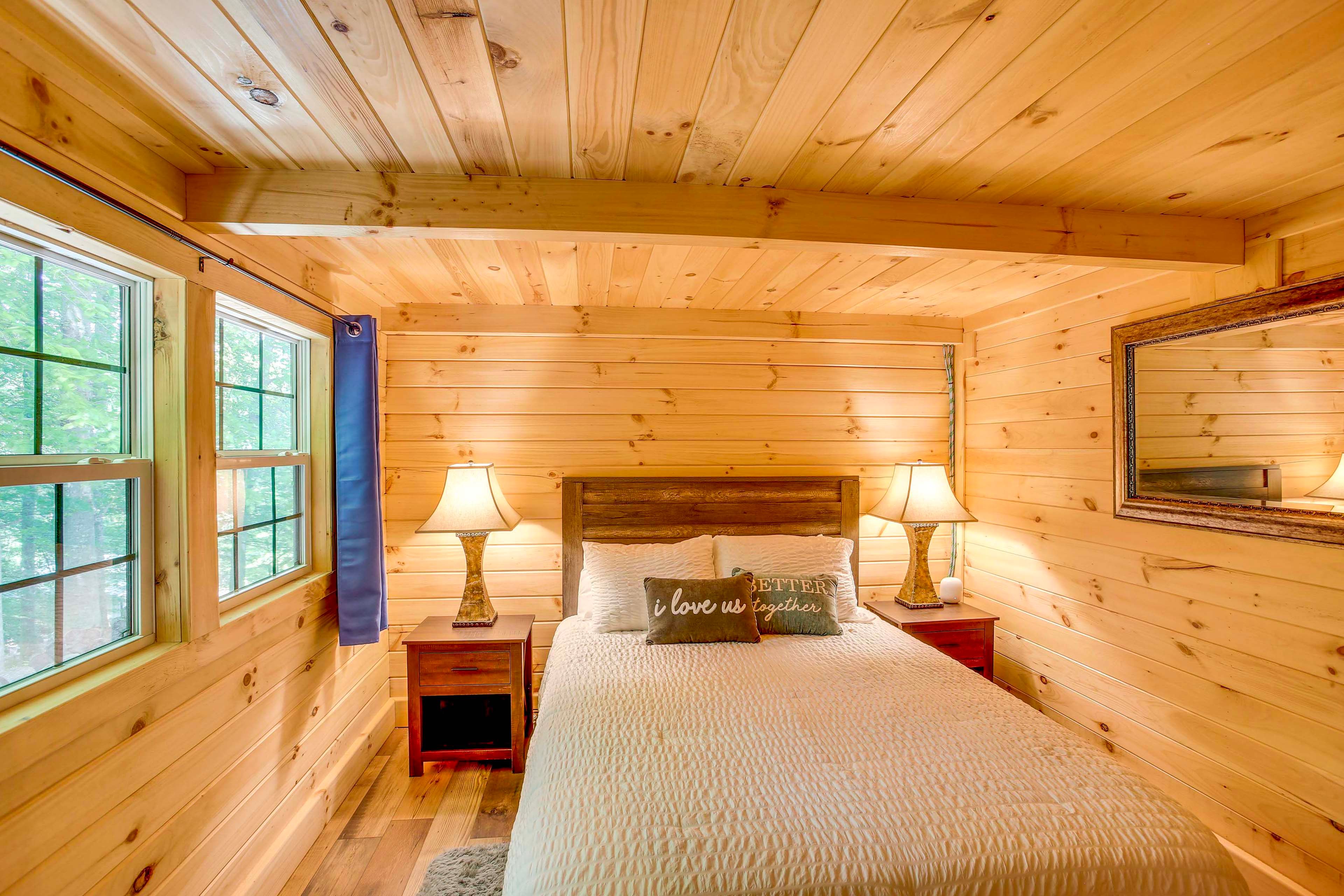 Bedroom 2 | 1st Floor | Queen Bed | Board Games