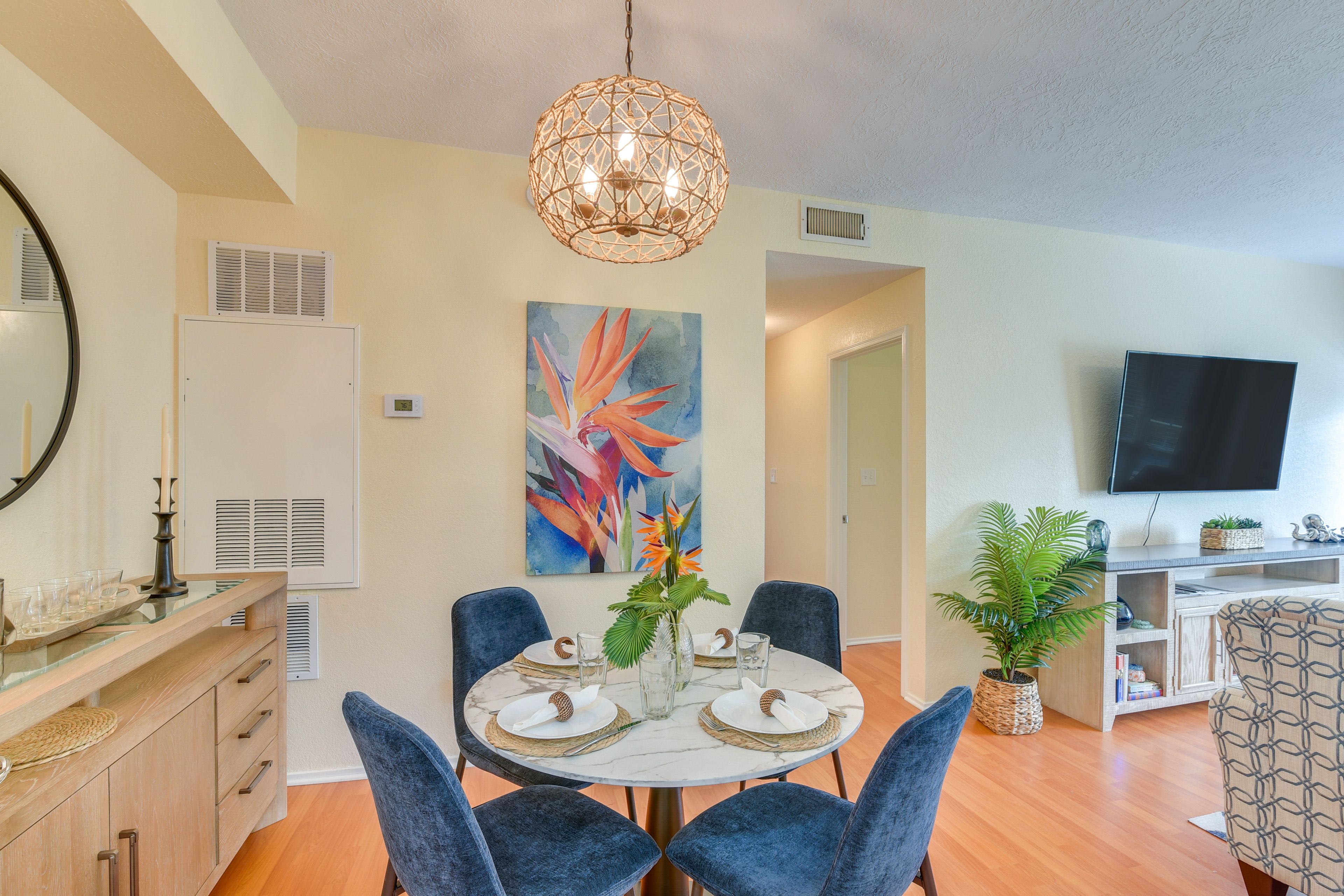 Dining Area | Dishware/Flatware