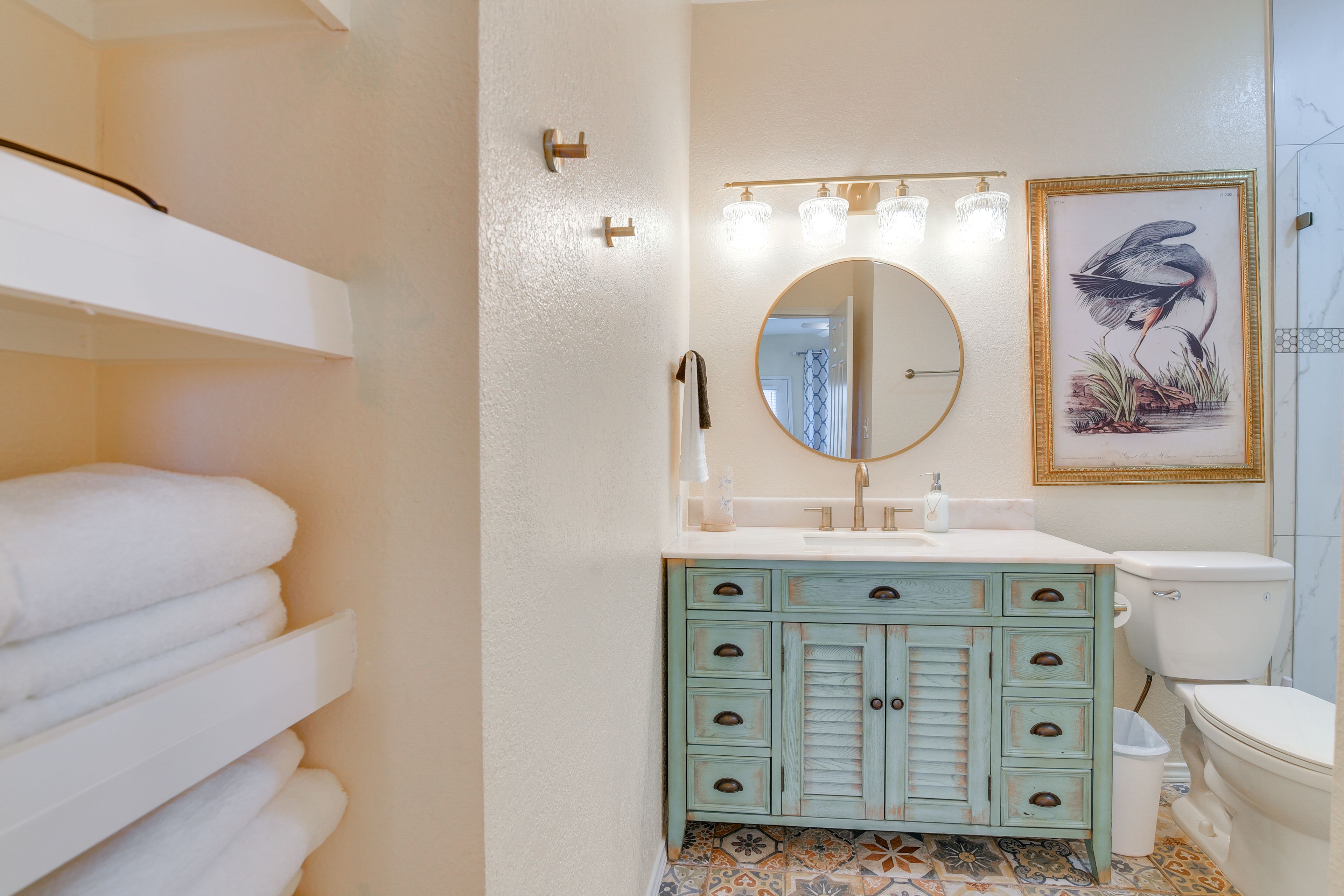 En-Suite Bathroom | Towels Provided