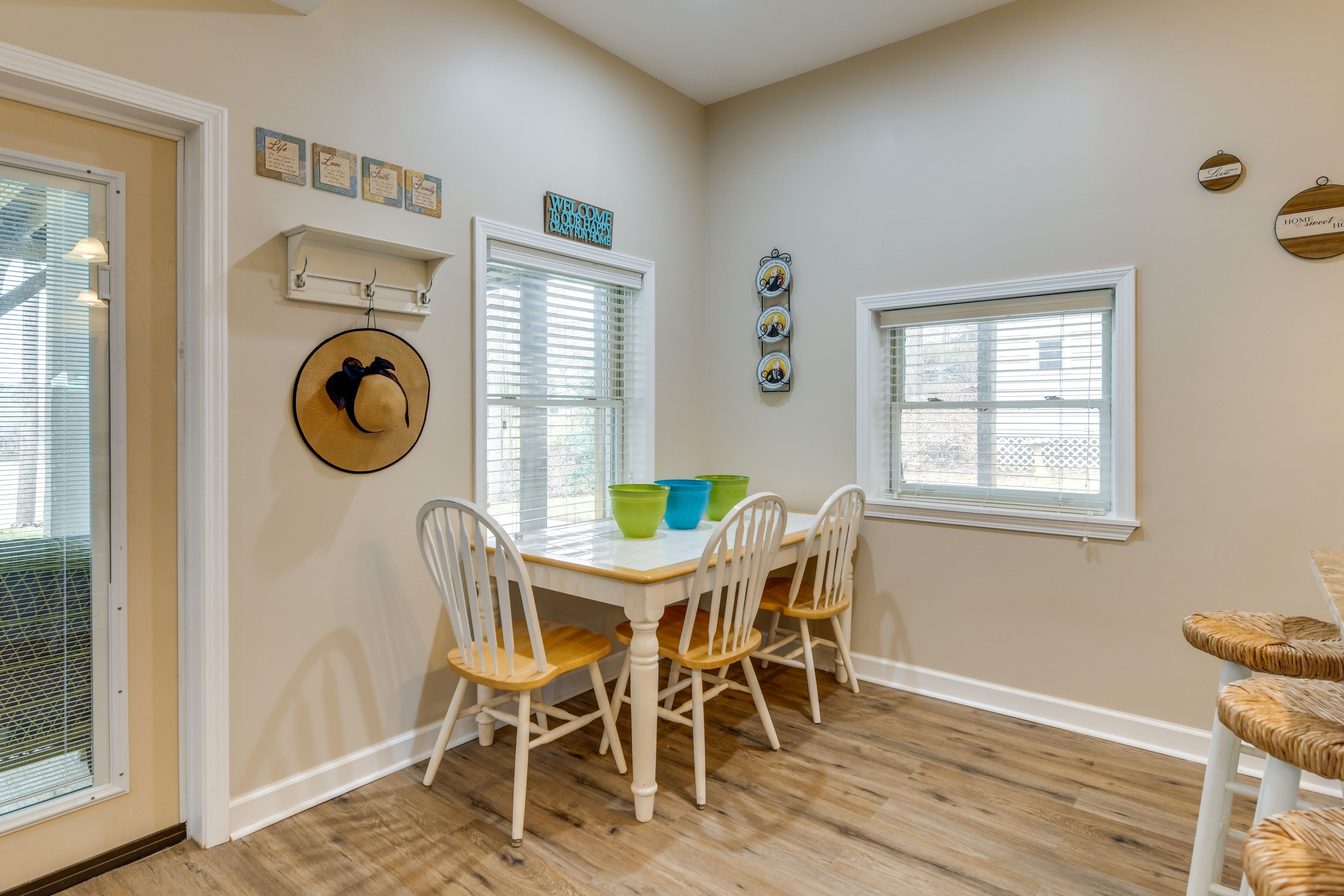 Dining Area | Dishware/Flatware