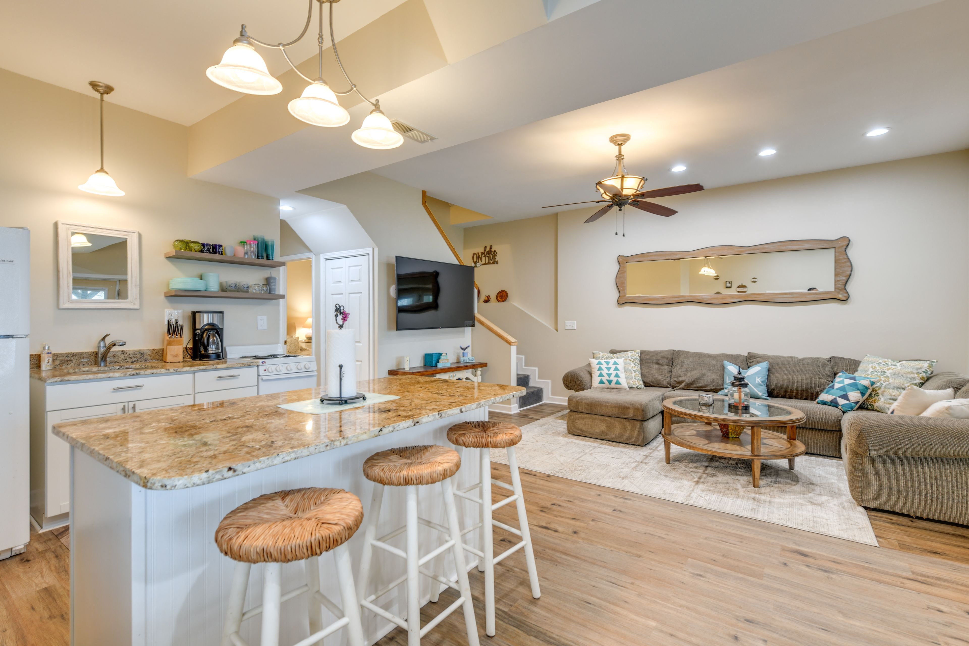 Bracey Vacation Rental | 1BA | Studio | 1,000 Sq Ft | 1 Step to Enter