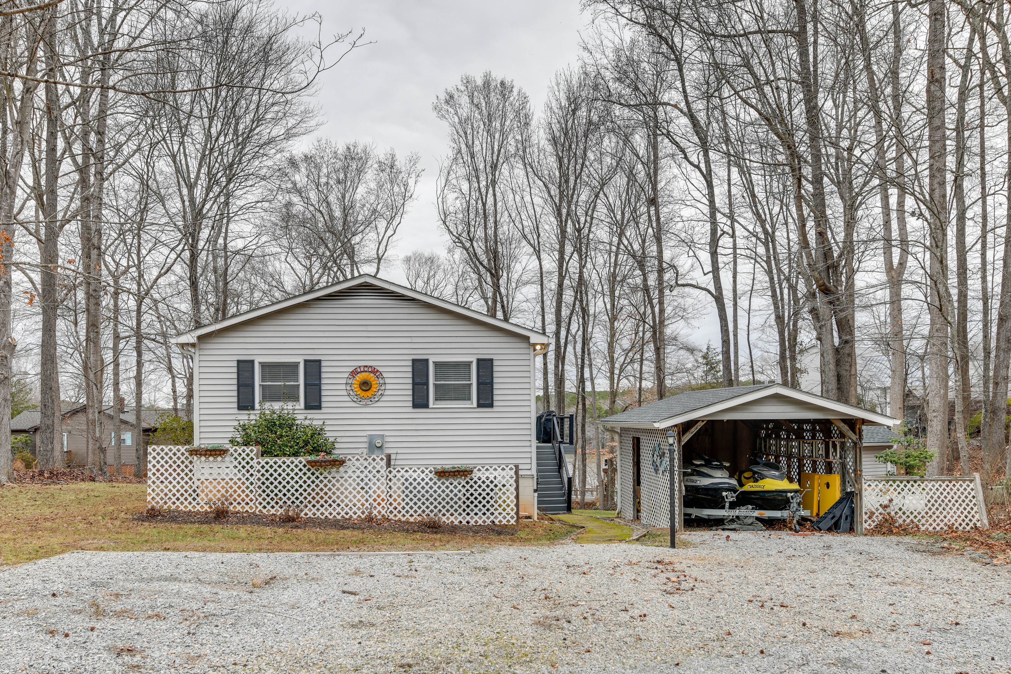 Exterior | Parking | Shared Driveway (2 Vehicles) | Street Parking