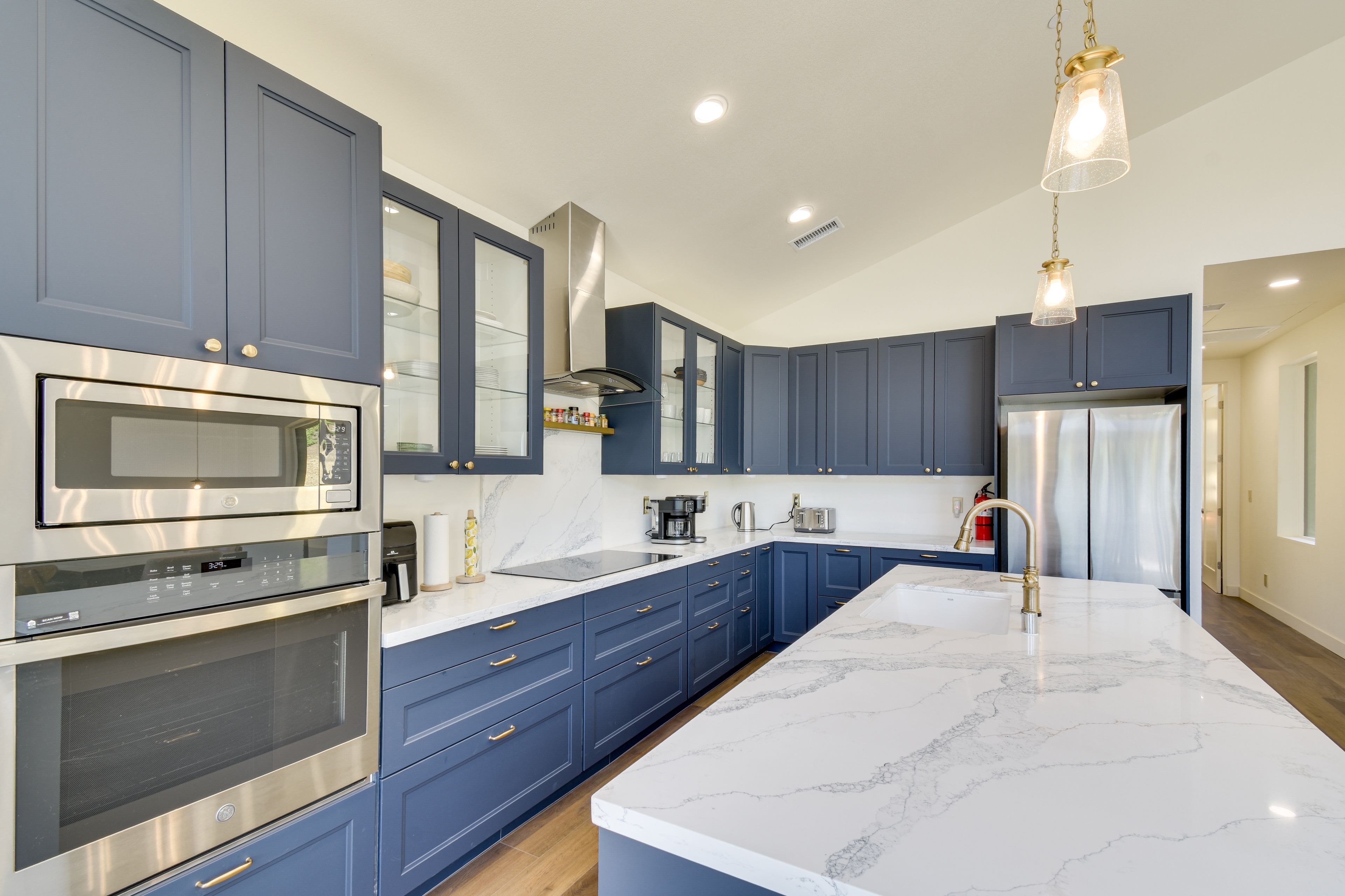 Kitchen | Main Floor