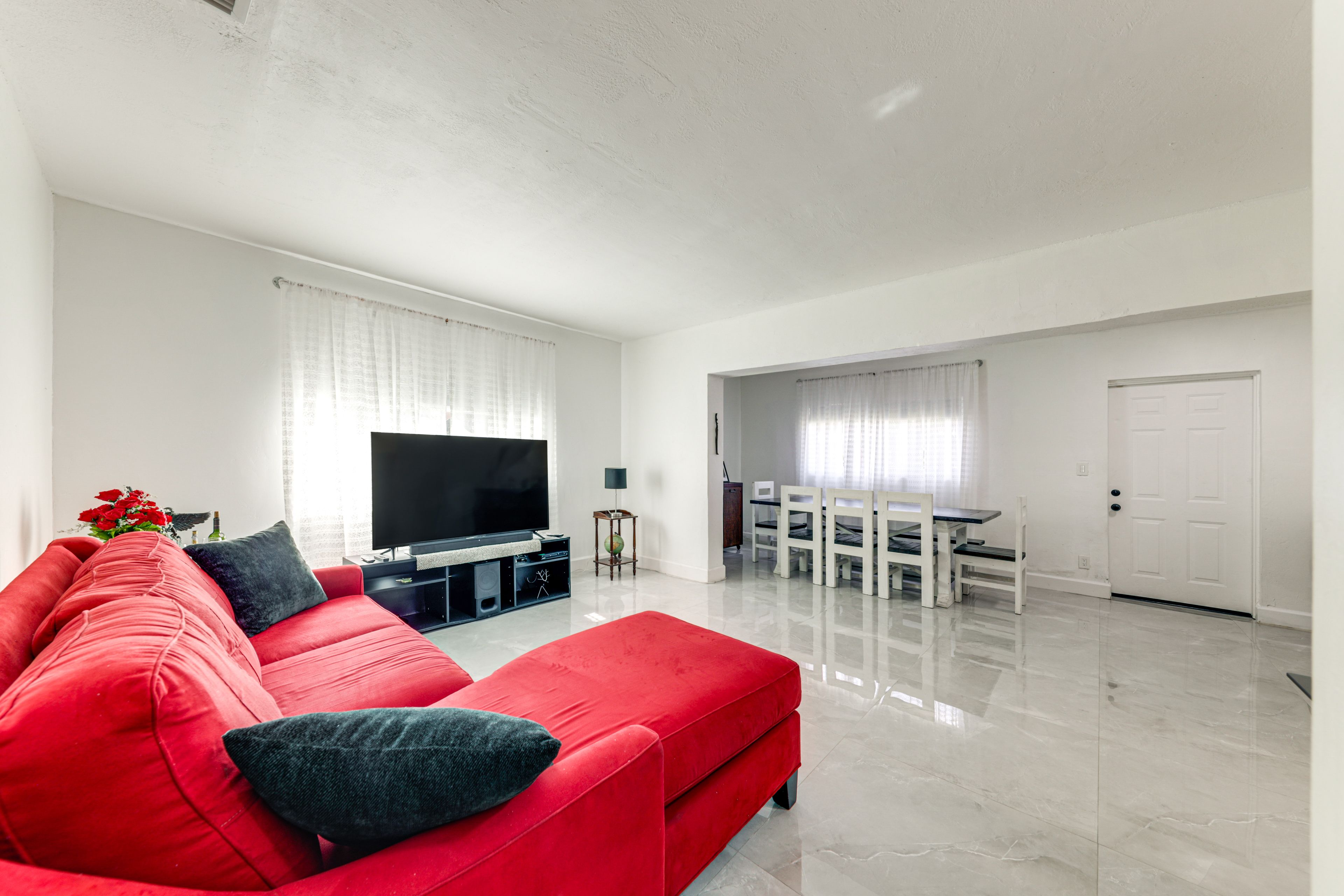 Living Room | Queen Sleeper Sofa