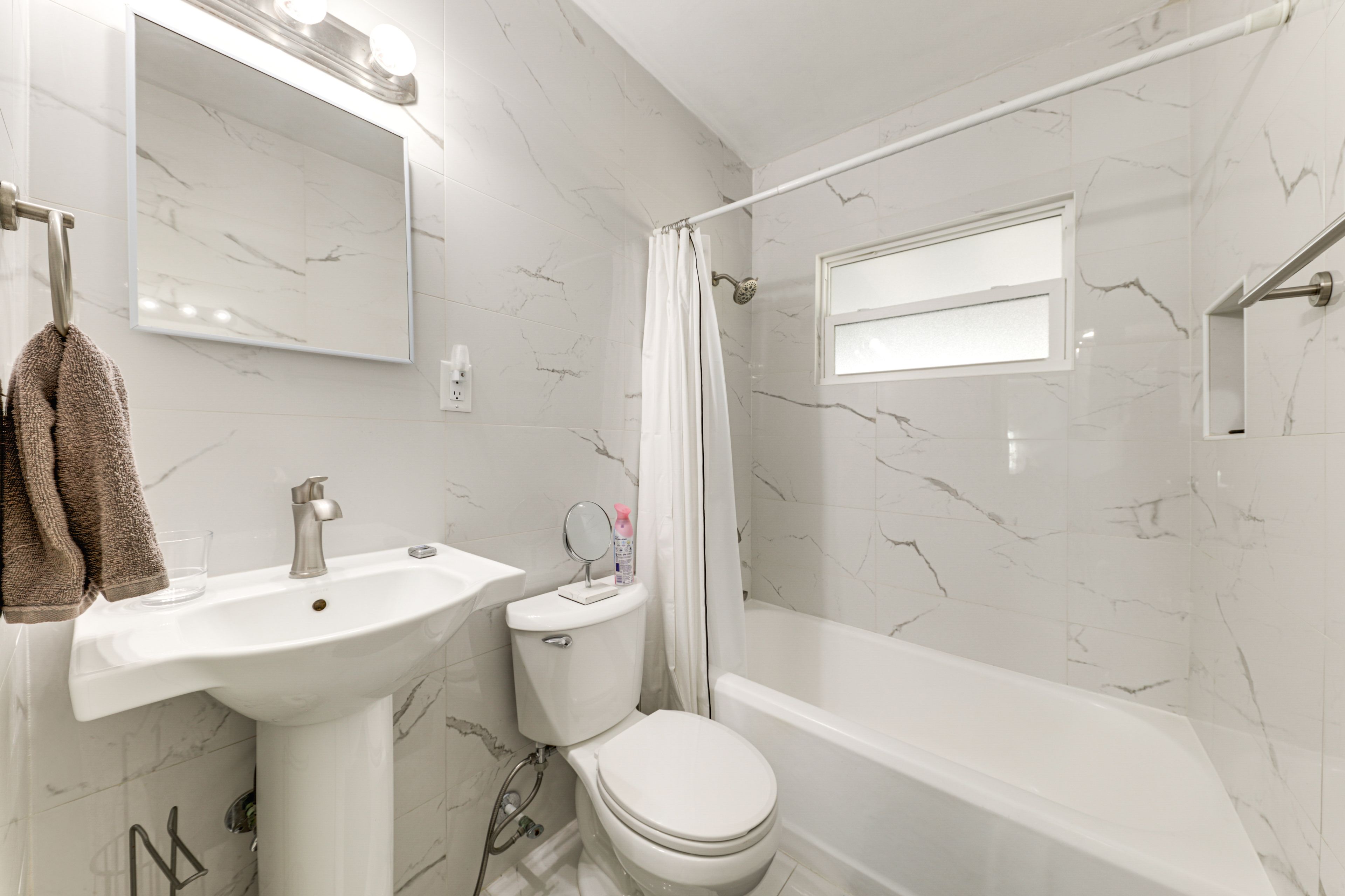 Full Bathroom