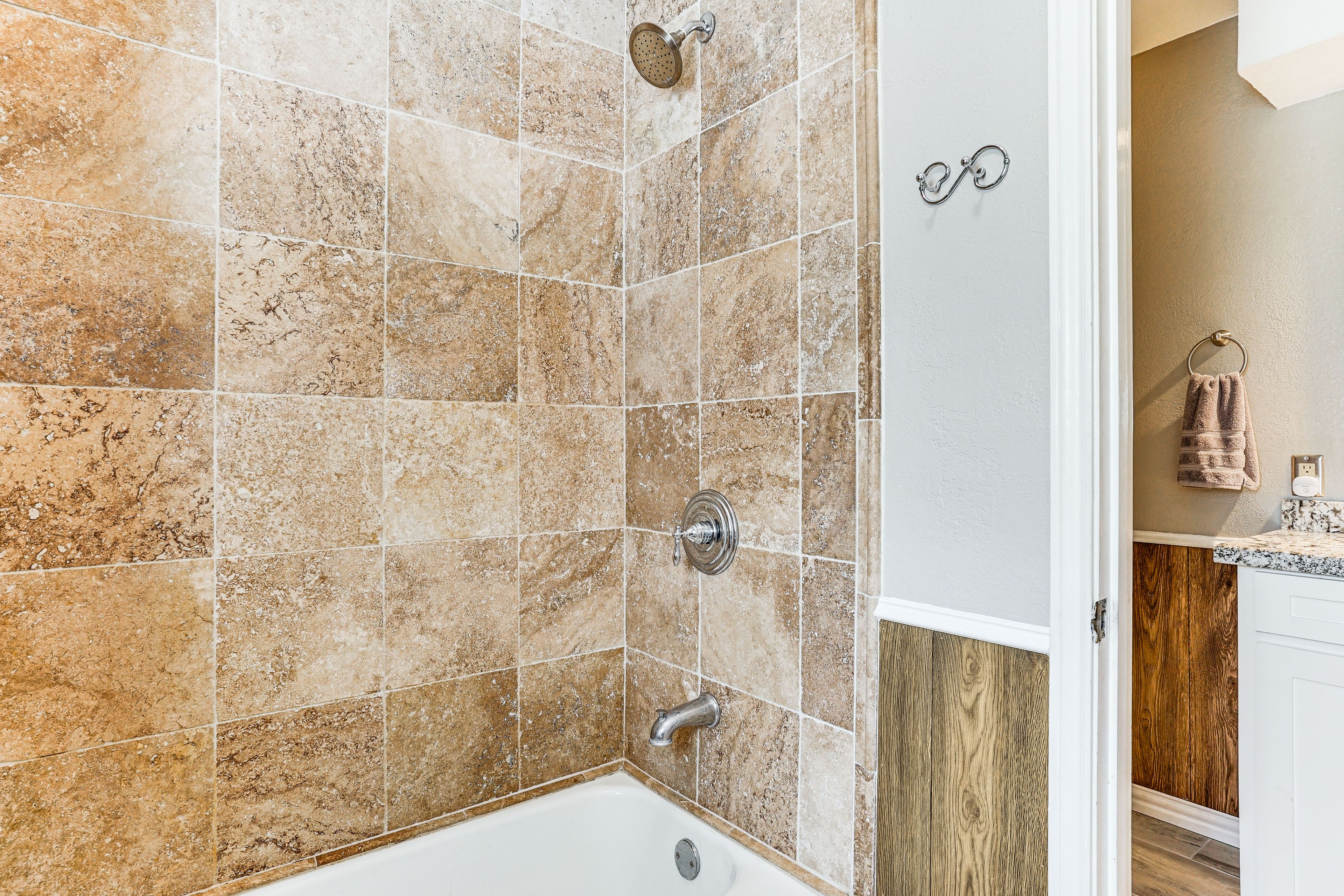 Full Bathroom | 2nd Floor