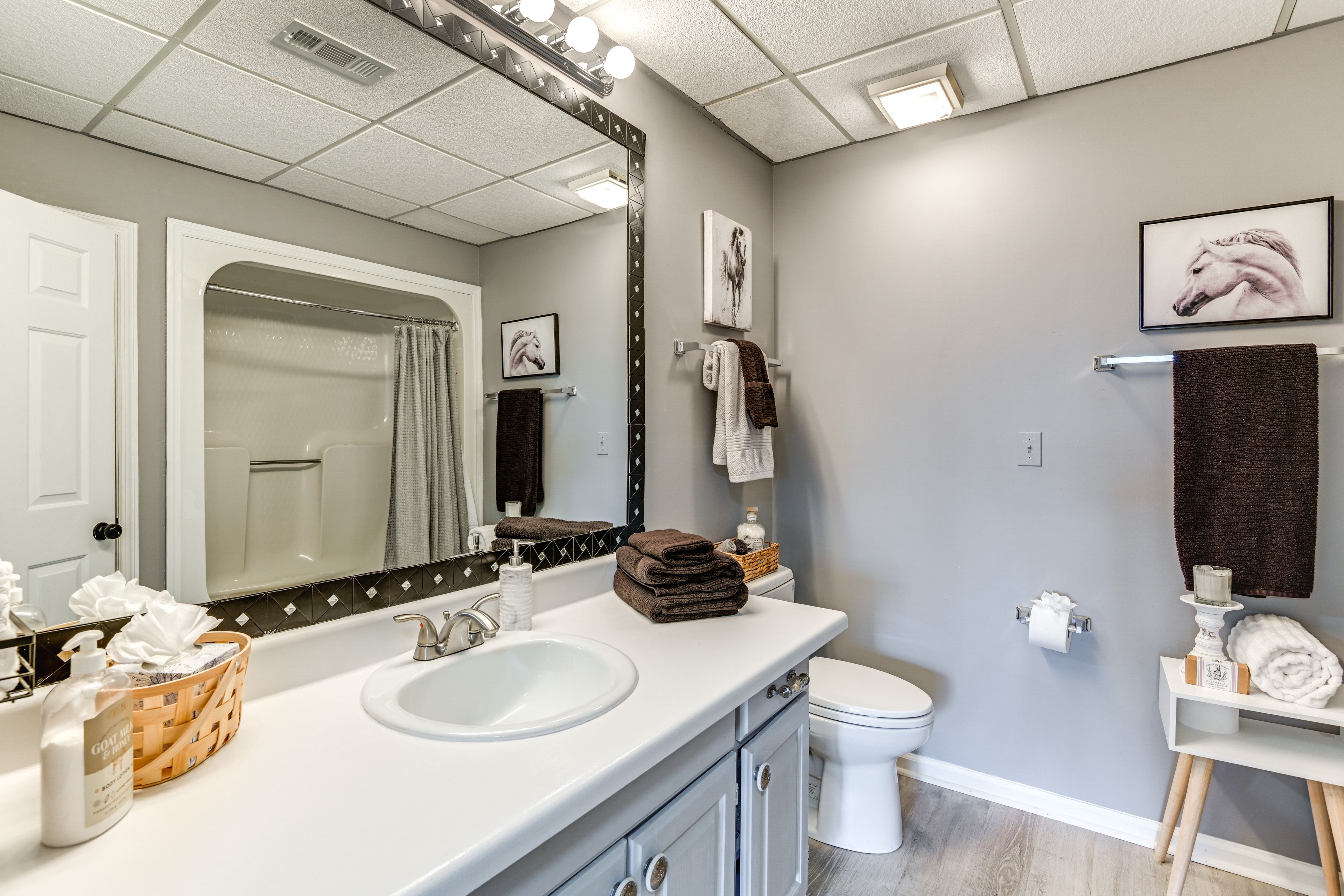 Full Bathroom
