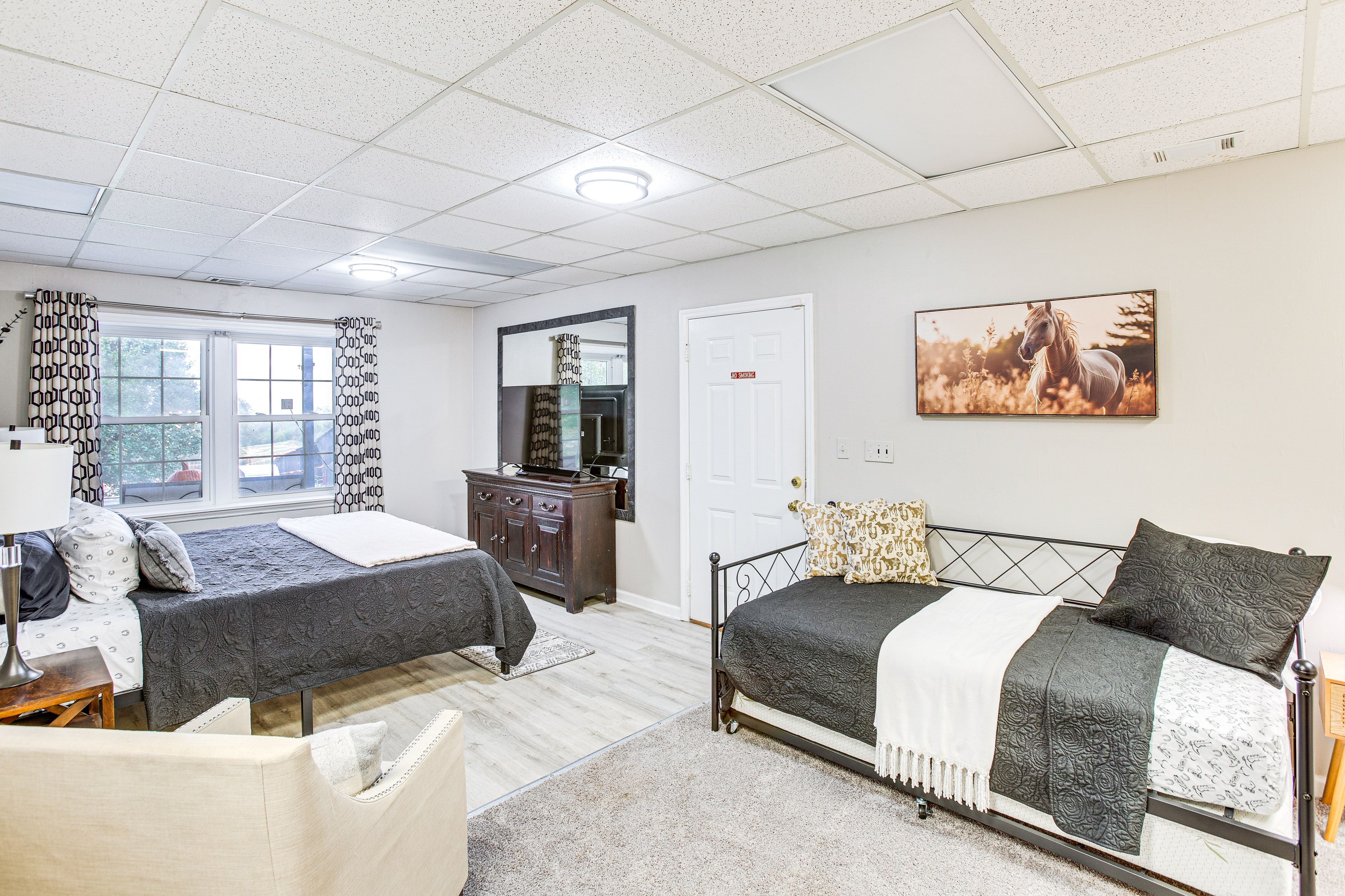 Bonus Room | King Bed | Twin Daybed w/ Twin Trundle