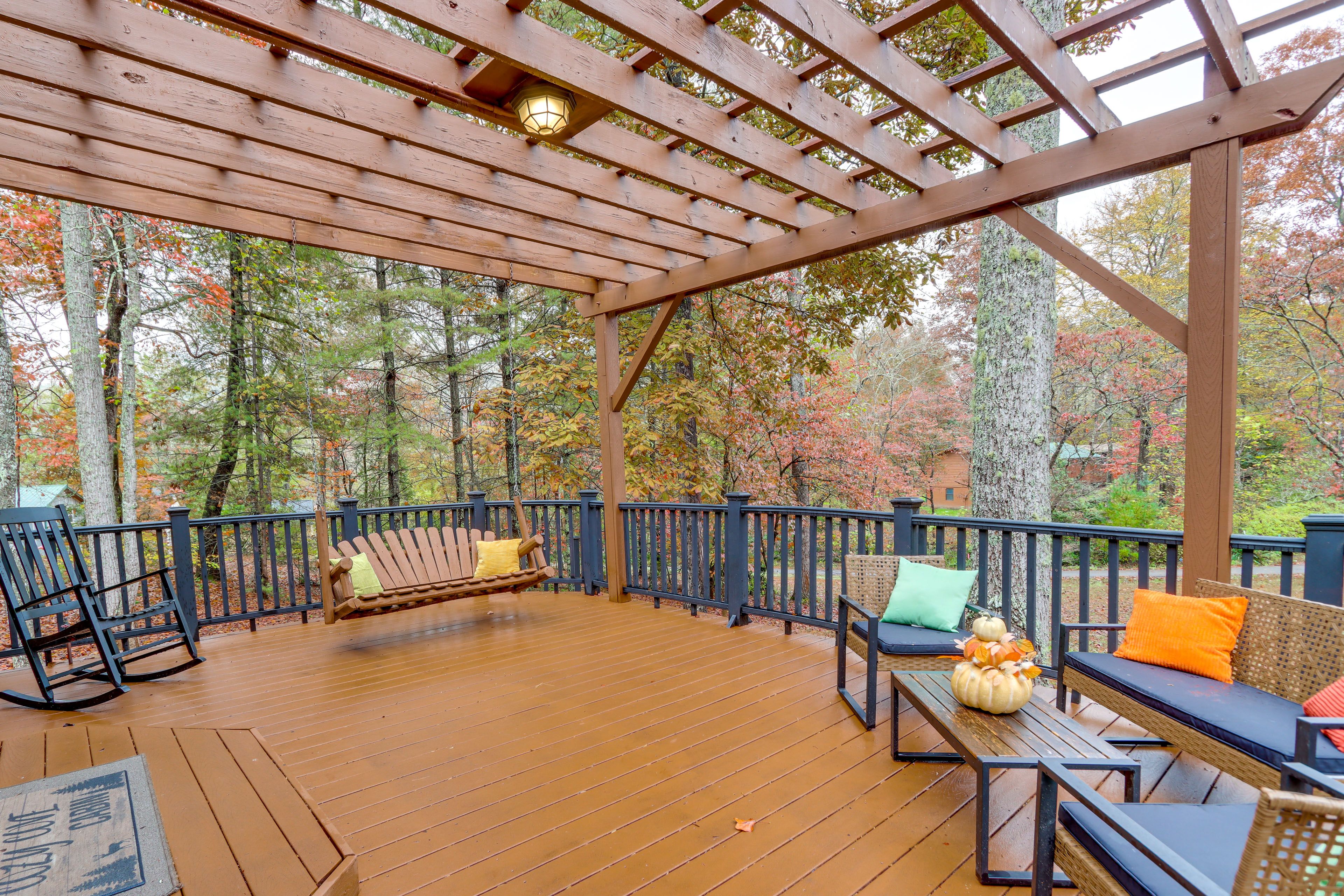 Private Deck | Single-Story Cabin | BBQ Grill