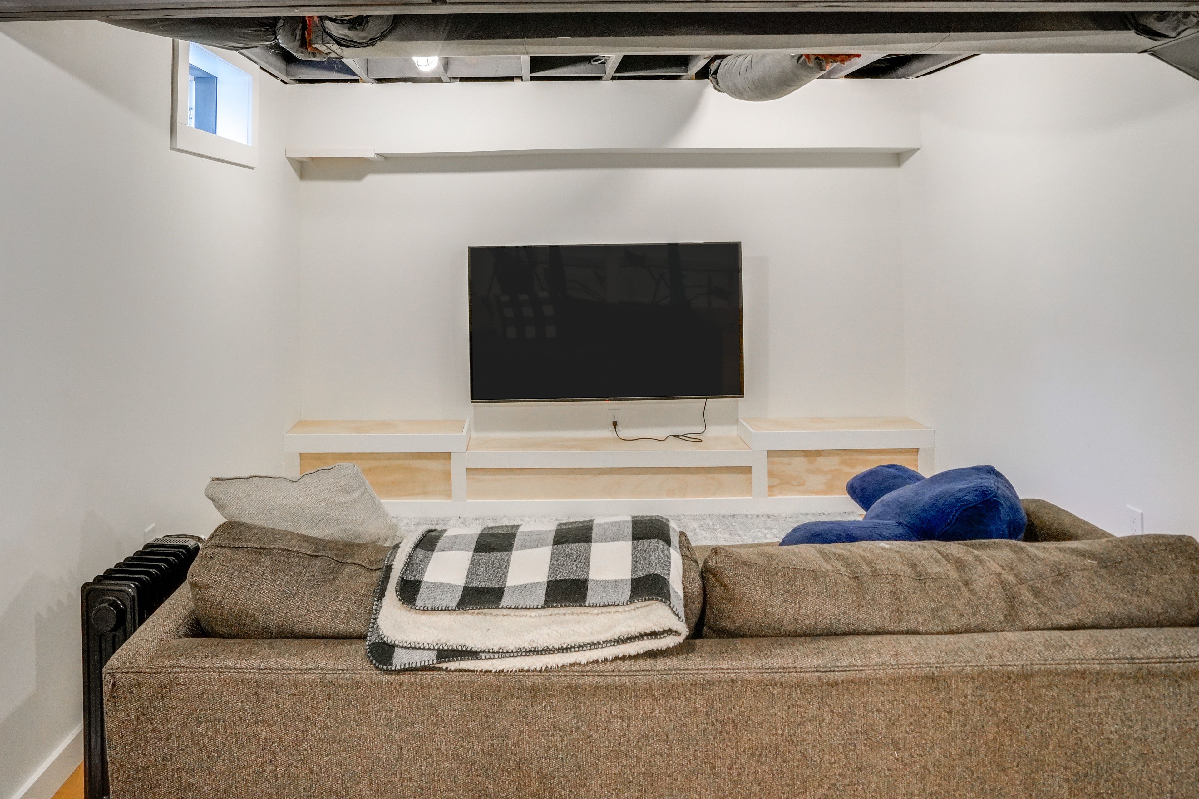 Family Room | Smart TV | Electric Piano | Ping-Pong Table | 1st Floor