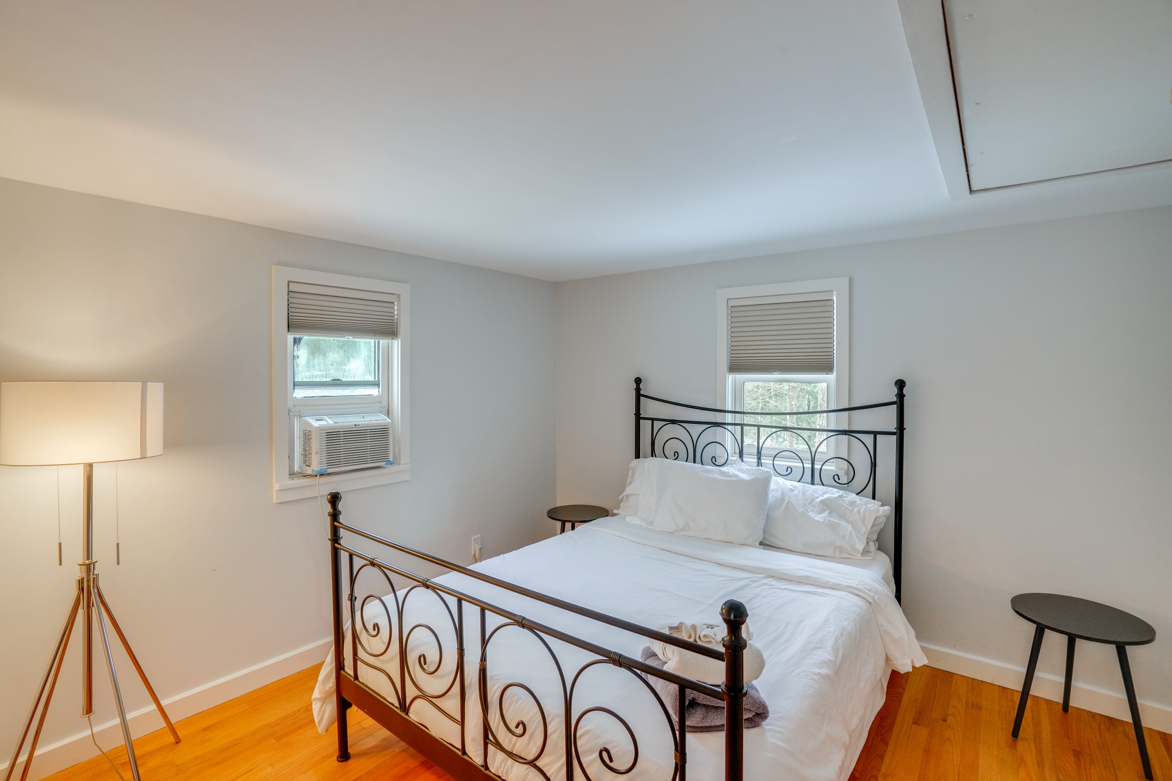 Bedroom 6 (Guest House) | Queen Bed | 2nd Floor