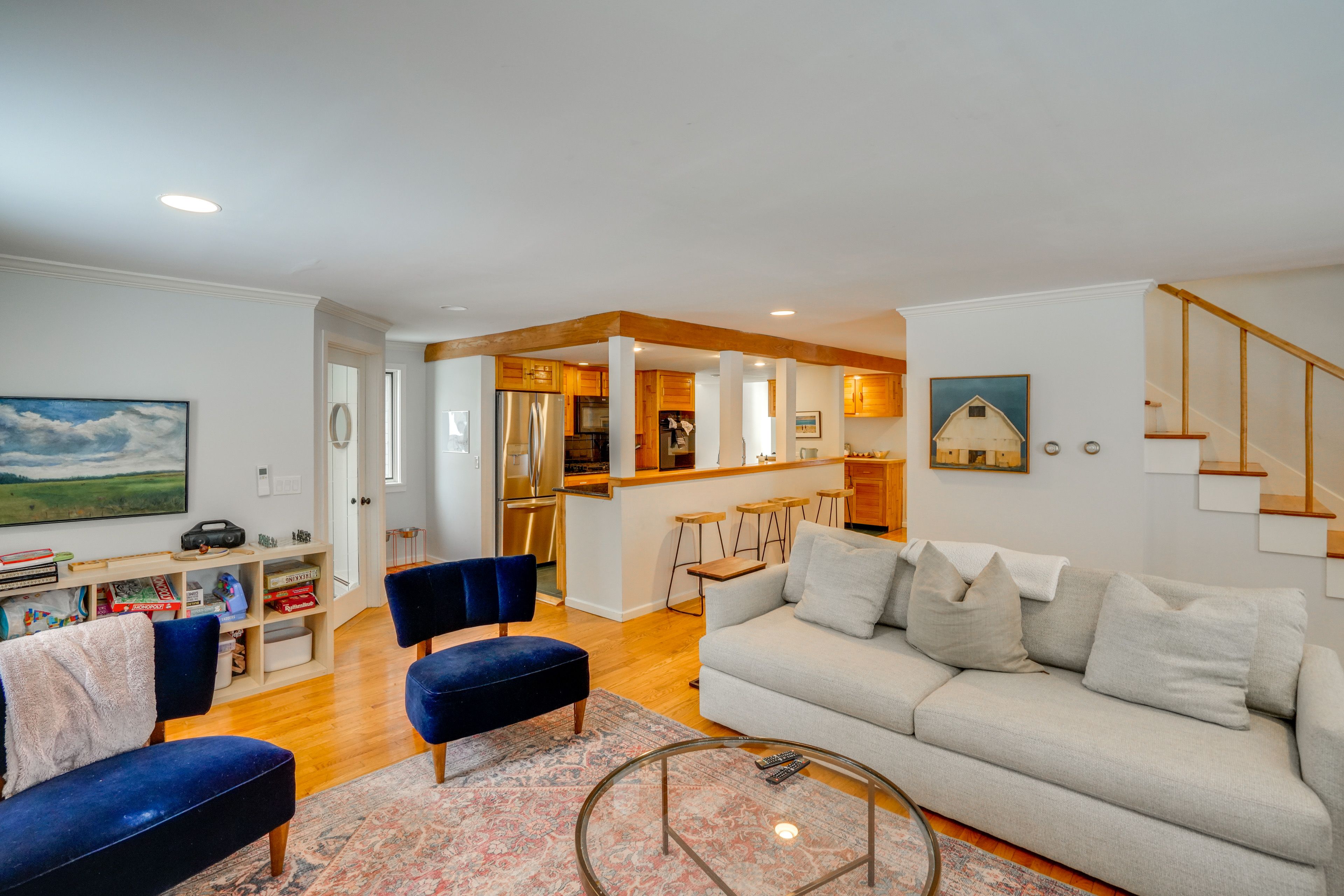 Living Room | Smart TV | Board Games | 2nd Floor