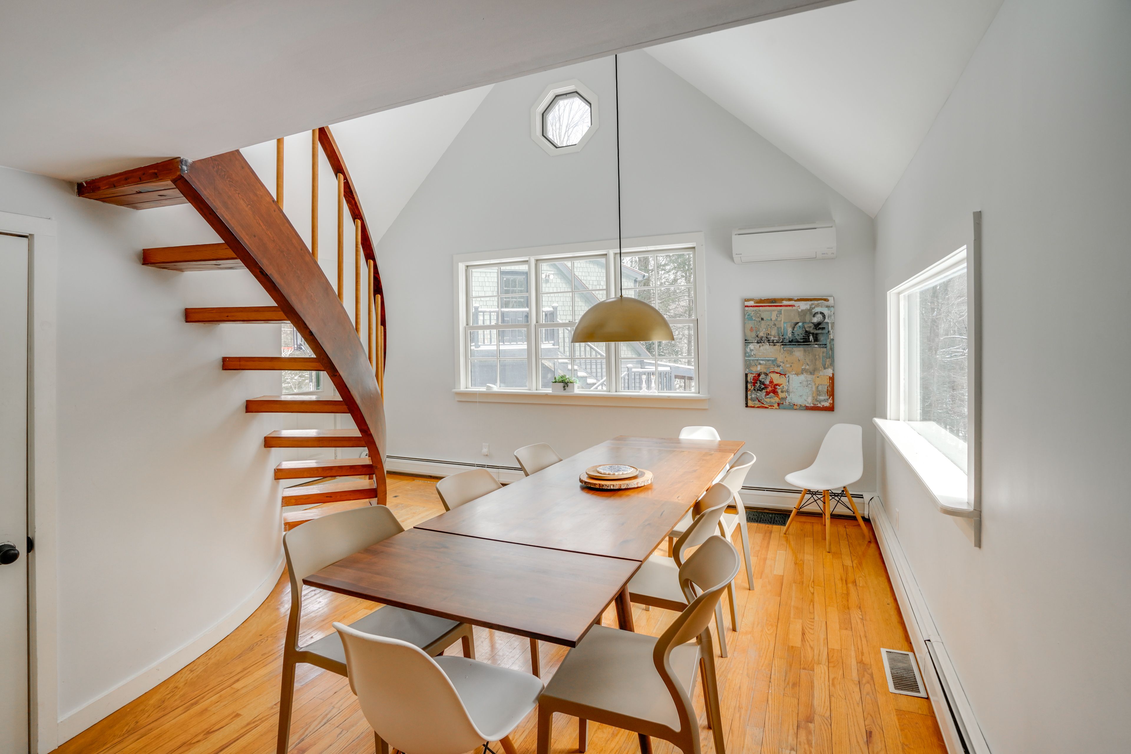 Dining Room | Dishware/Flatware Provided | 2nd Floor