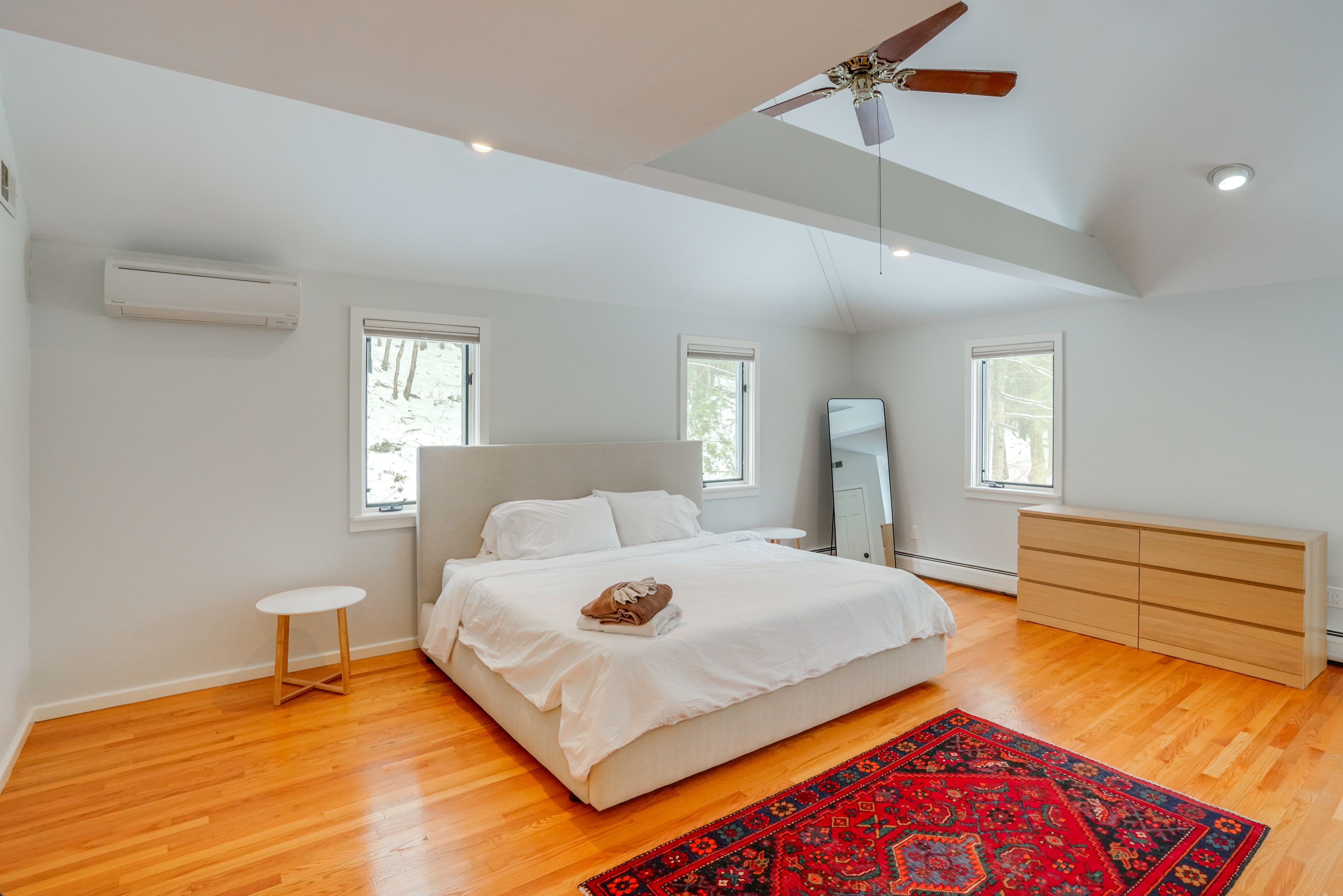 Bedroom 2 | King Bed | 3rd Floor