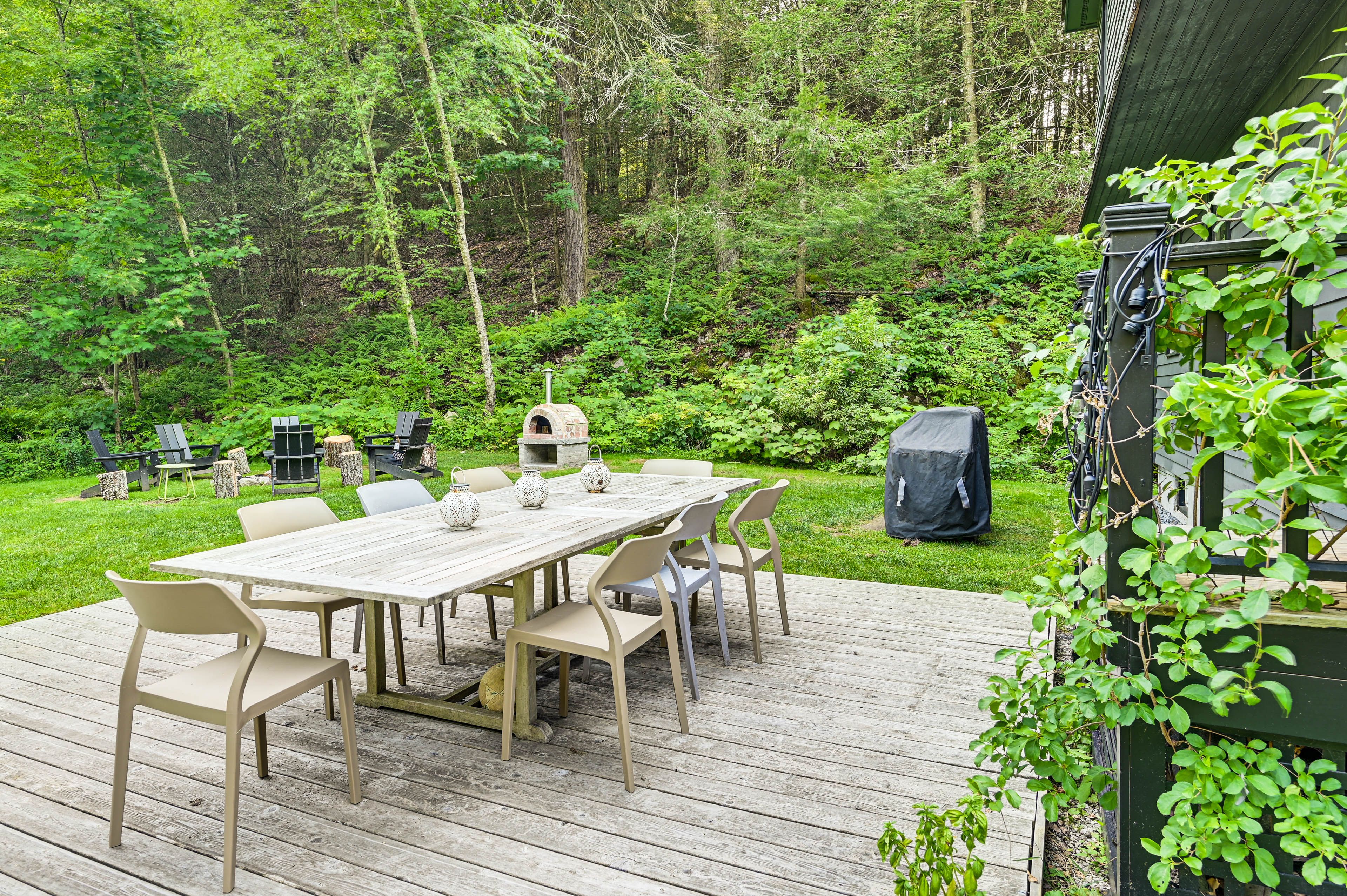 Back Deck | Gas Grill | Outdoor Dining Area