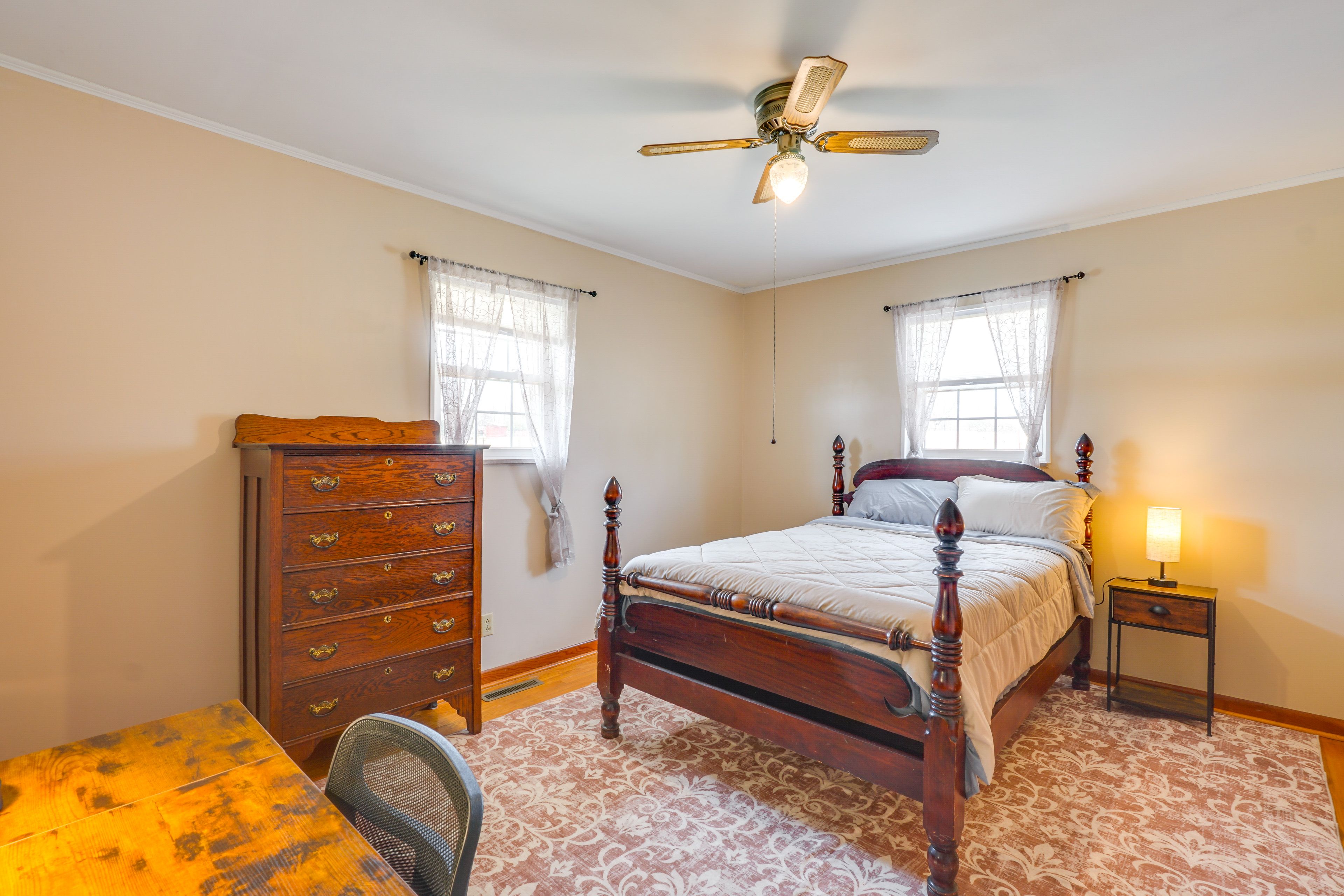 Bedroom 3 | Full Bed | Desk