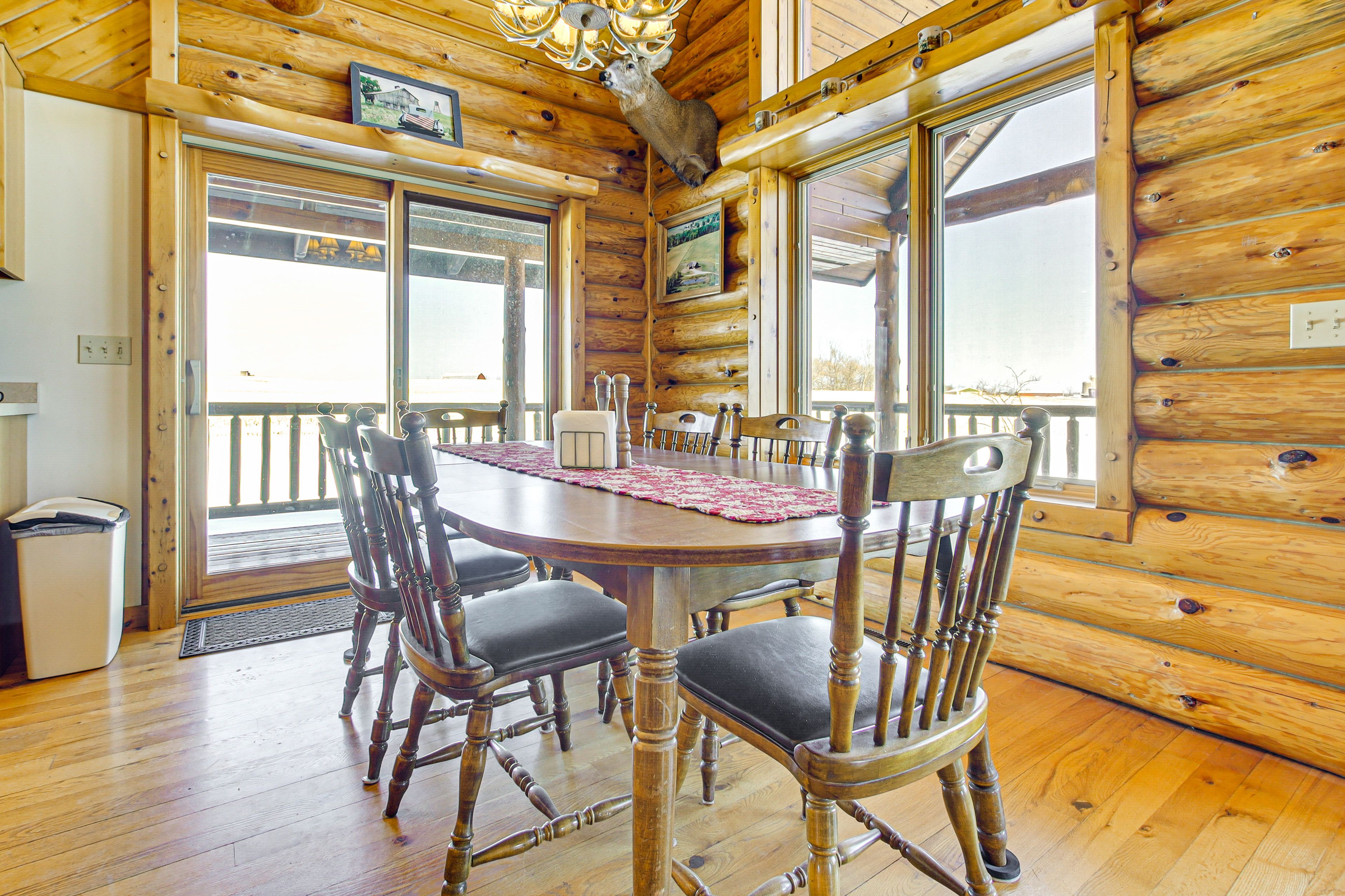 Dining Area | Dishware/Flatware | 1st Floor