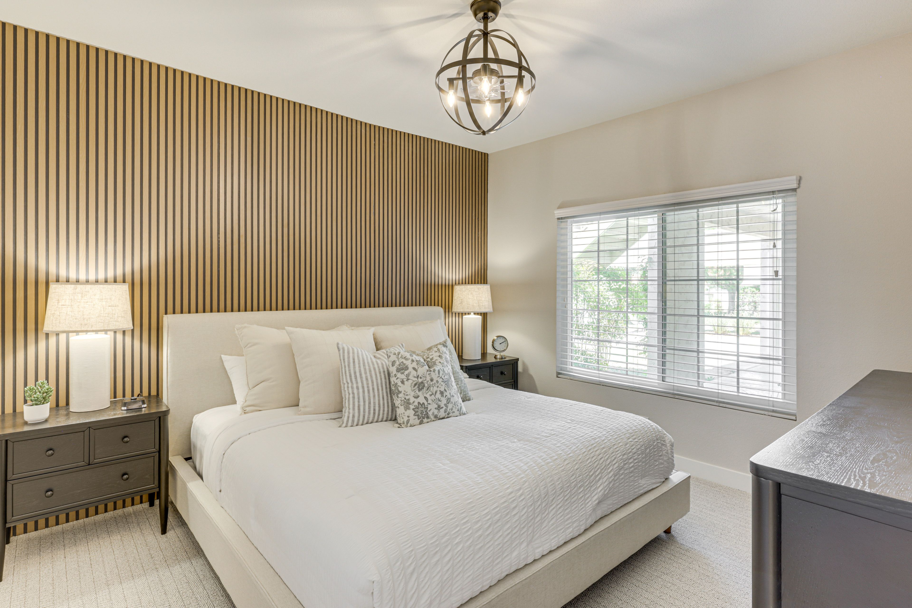 Bedroom 2 | King Bed