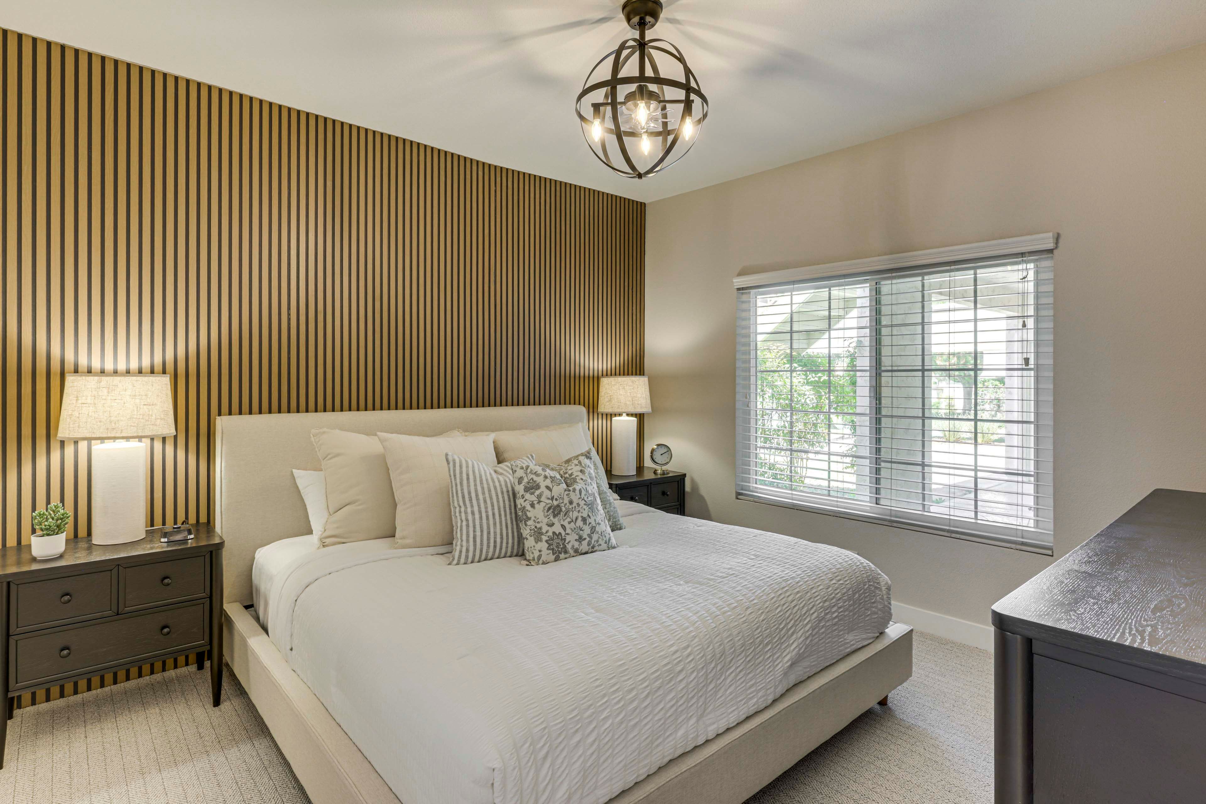 Bedroom 2 | King Bed