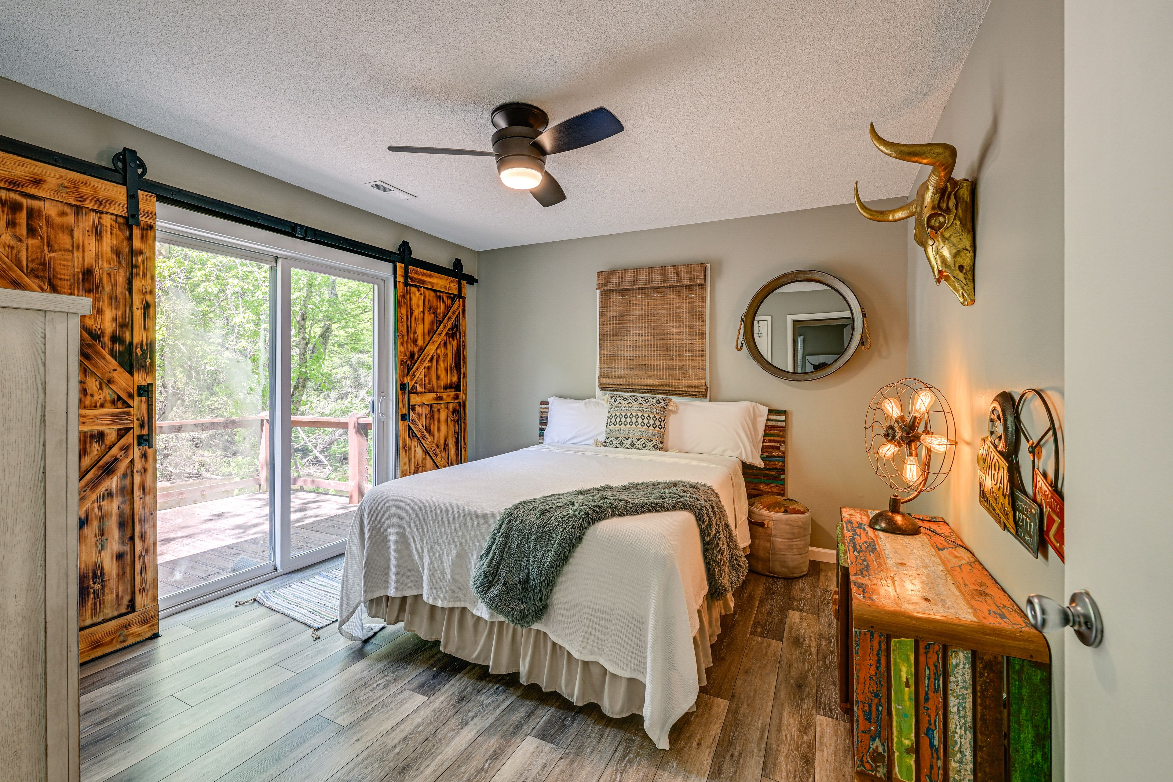 Bedroom 2 | Queen Bed | Smart TV | Deck Access