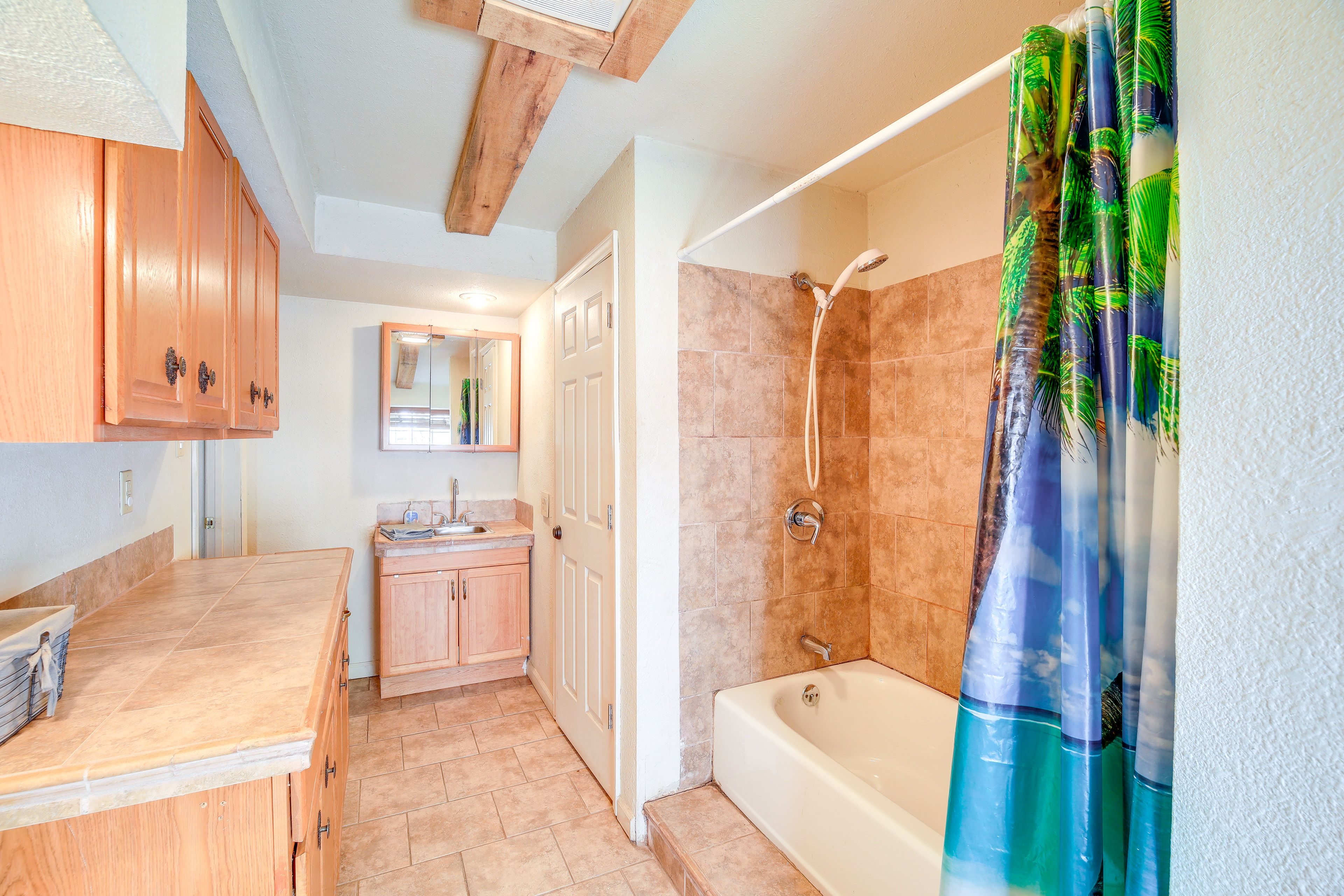 Full Bathroom | Main Level