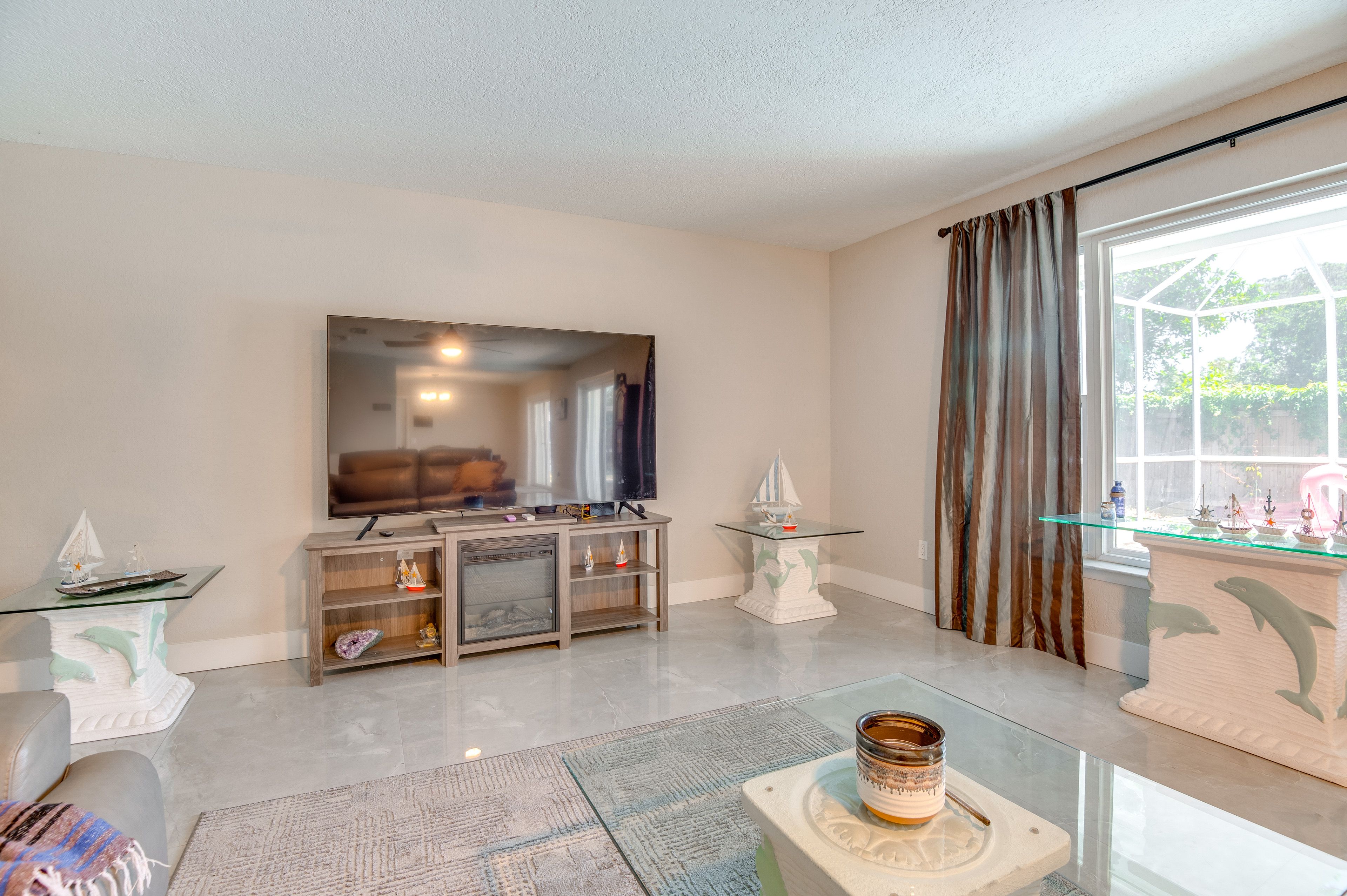 Living Room | Electric Fireplace