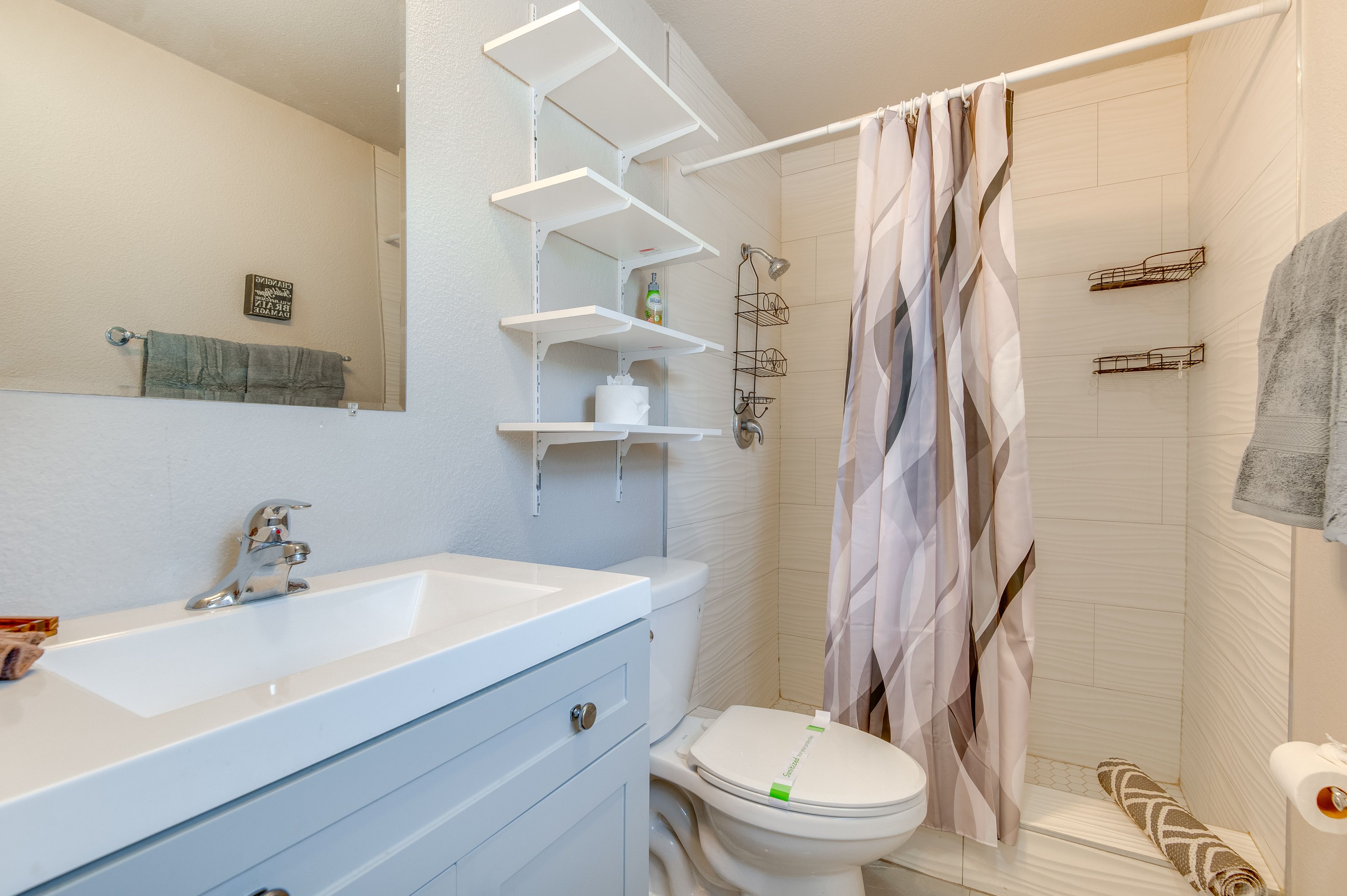 En-Suite Bathroom | Towels Provided