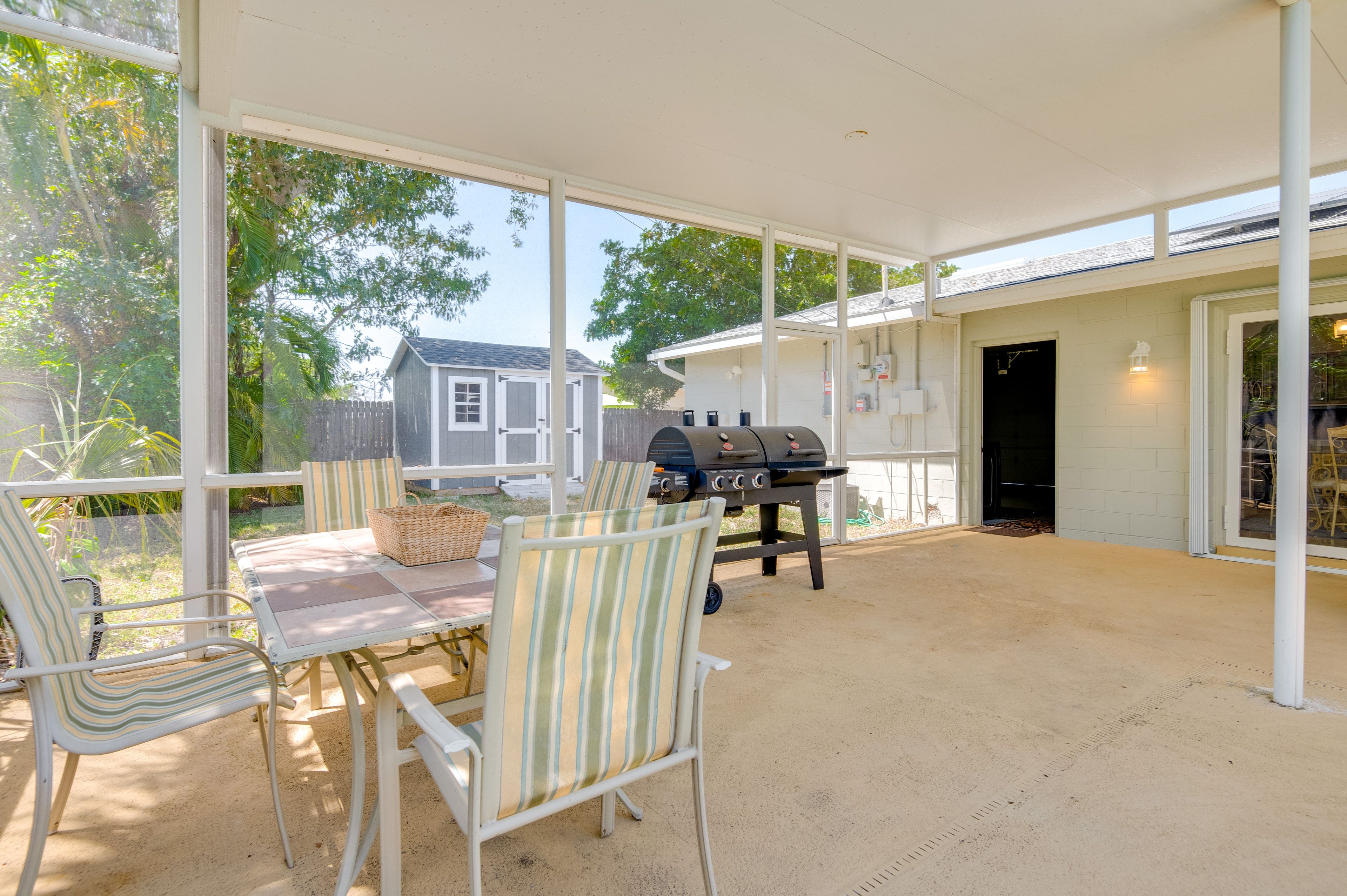 Screened-In Lanai | Gas & Charcoal Grills | Private Pool