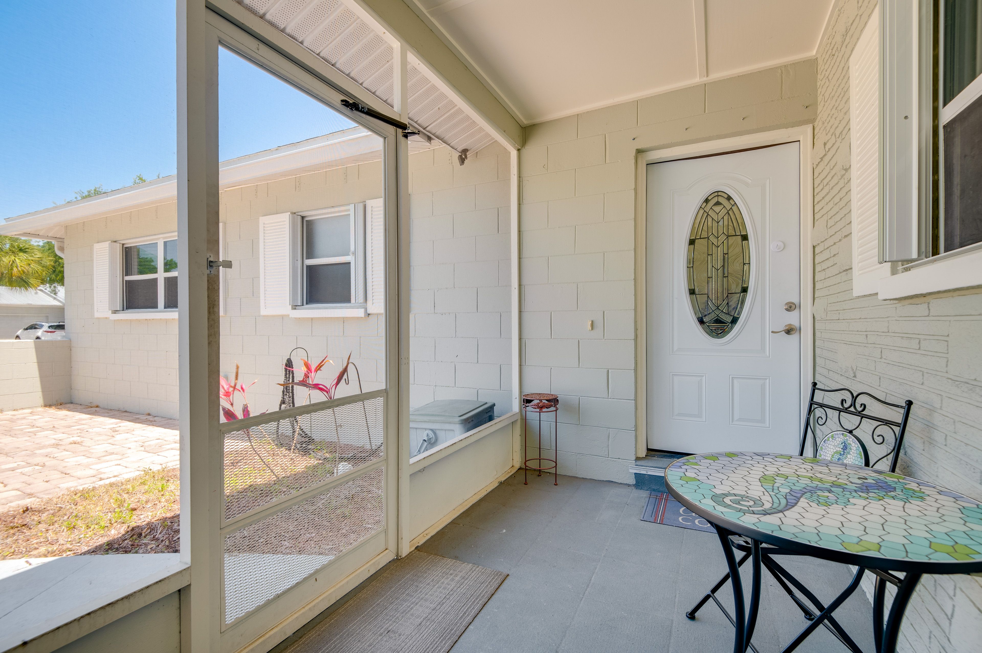 Screened-In Porch