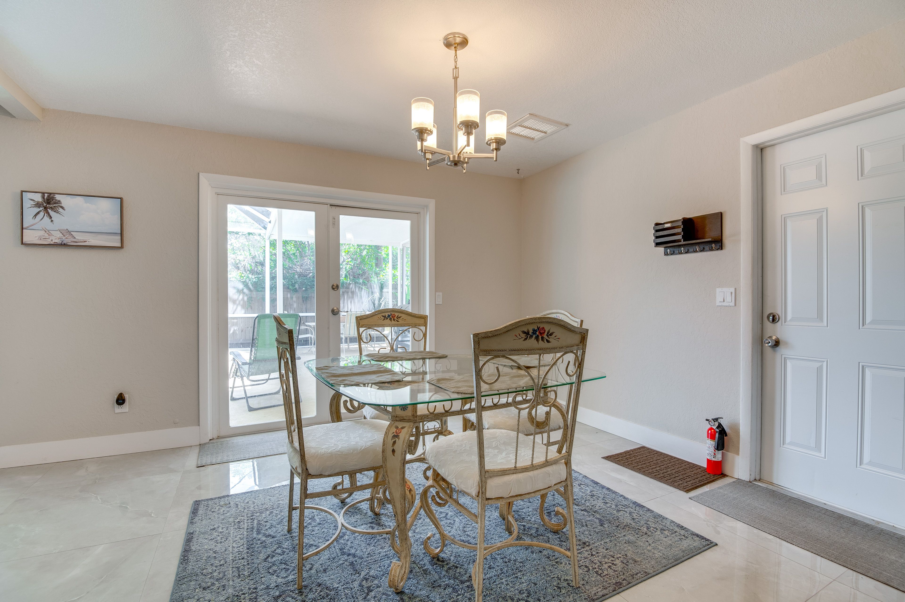 Dining Area | Dishware/Flatware