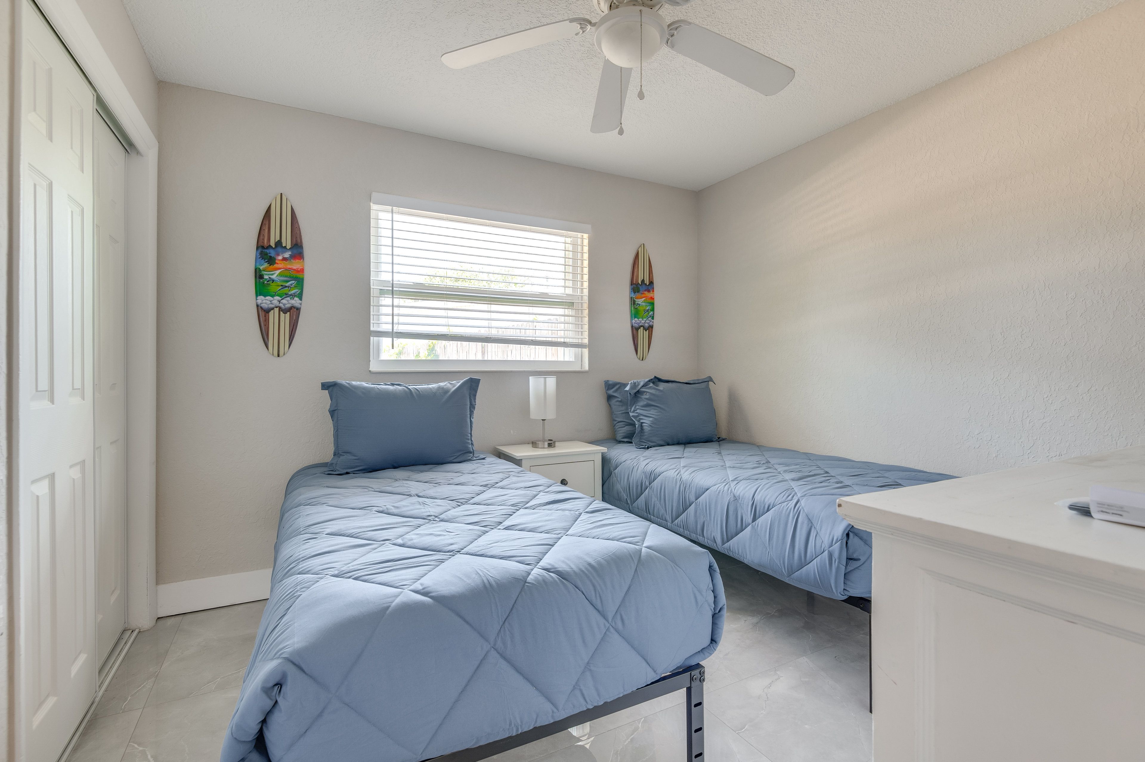 Bedroom 3 | 2 Twin Beds | Smart TV