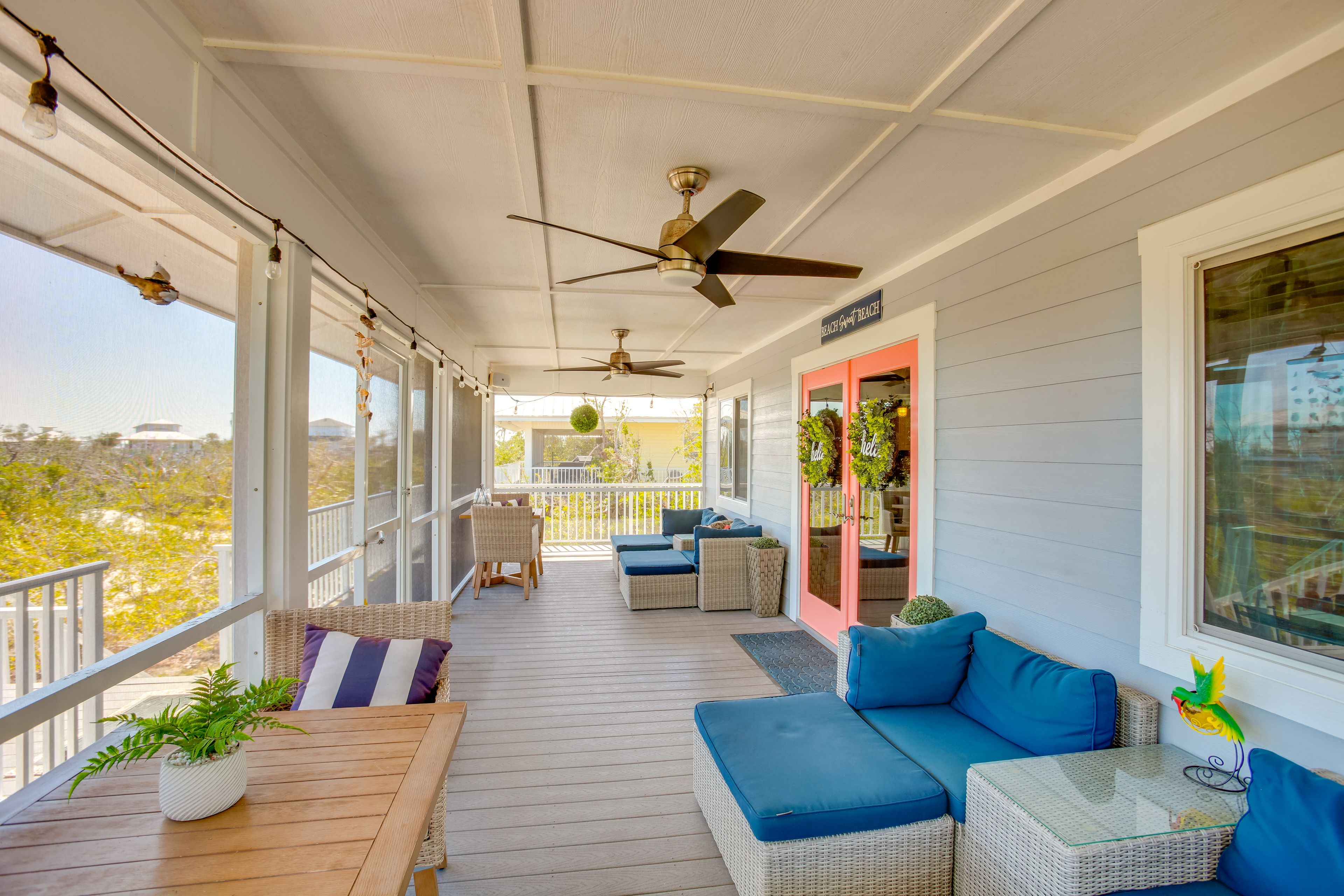 Screened-In Deck | Outdoor Dining Areas | Lounge Seating