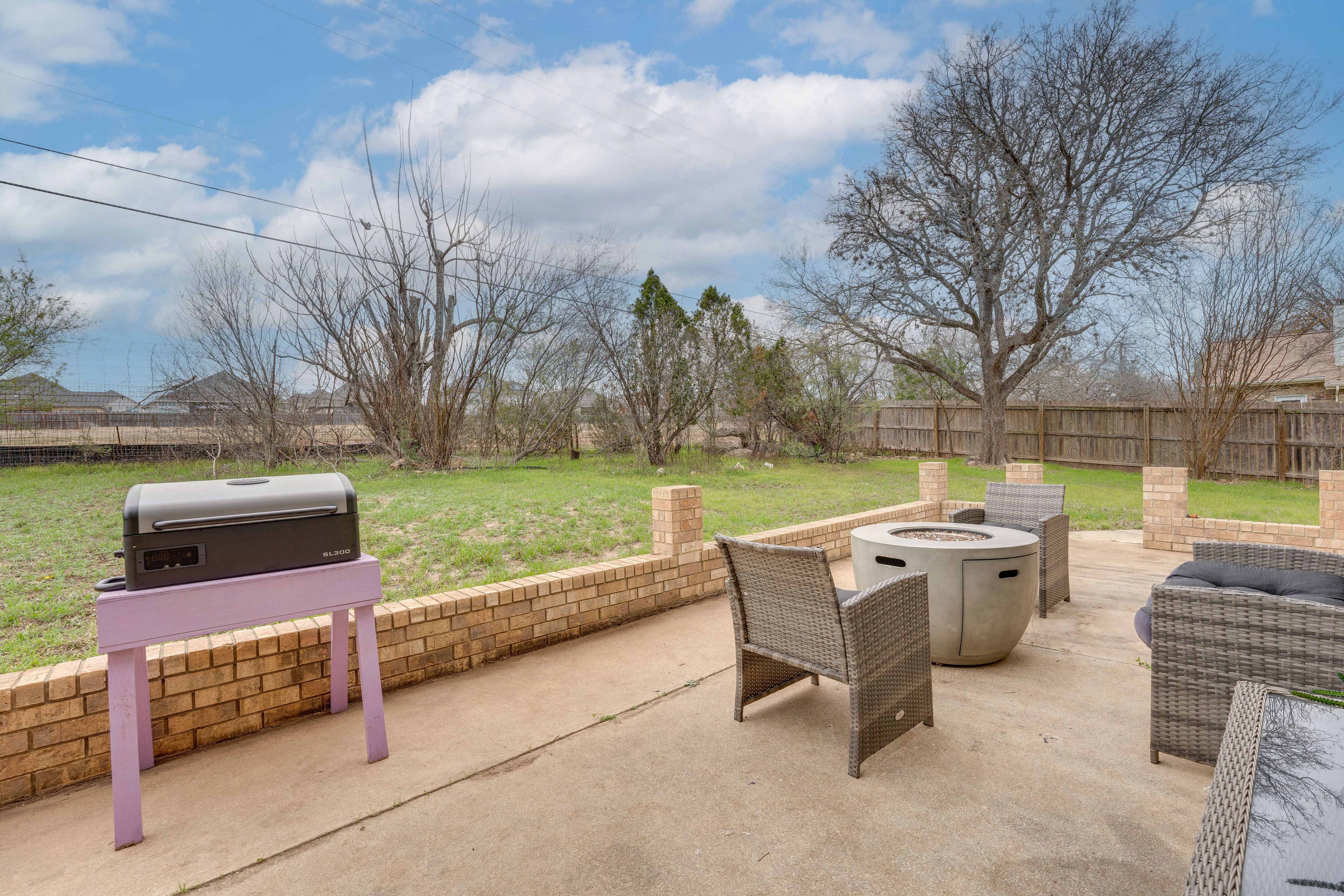 Patio | Gas Fire Pit | Charcoal Grill | Fenced Backyard