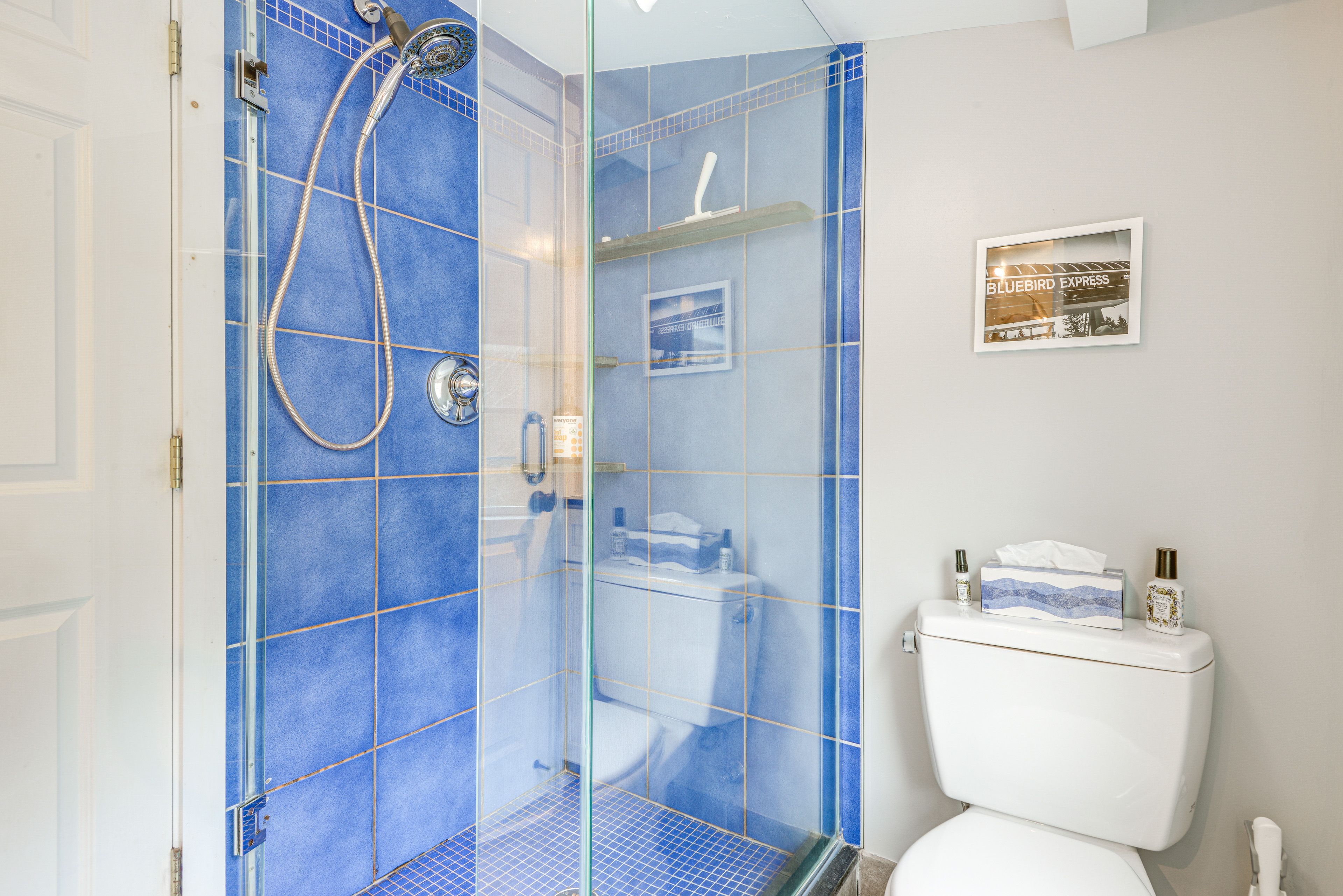Full Bathroom | 2nd Floor