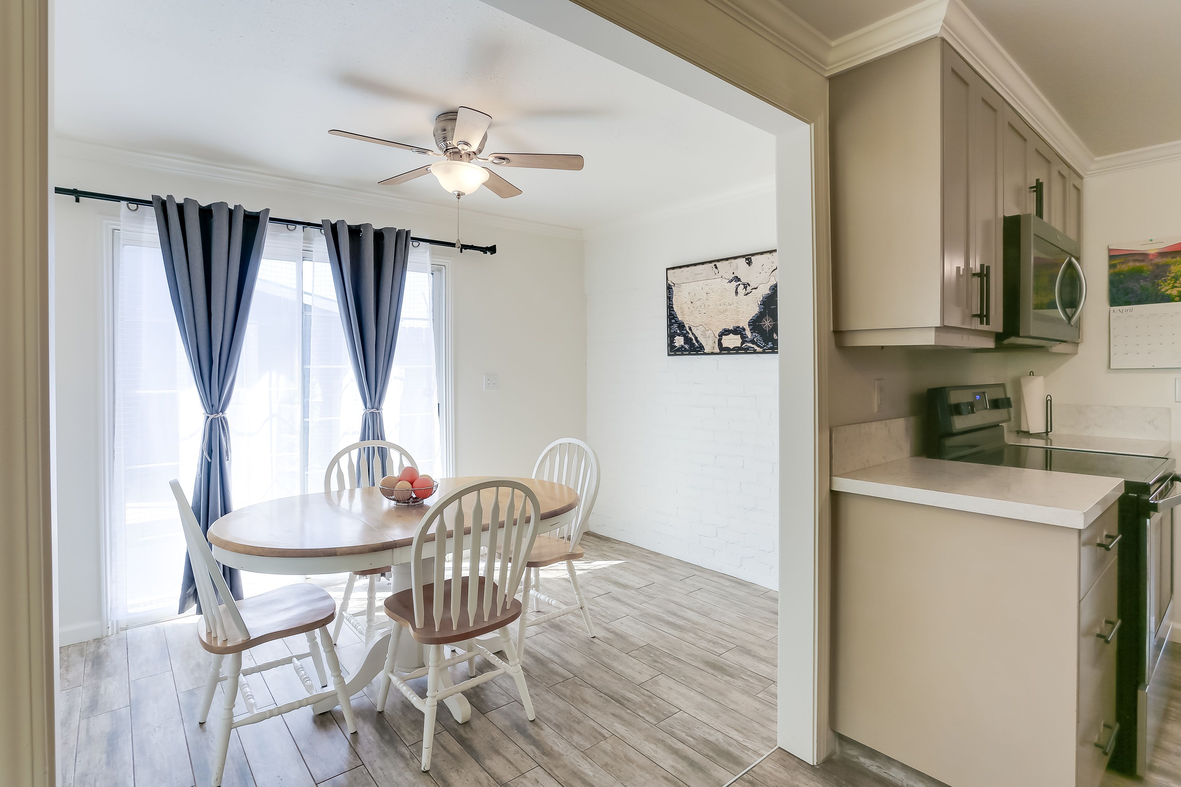 Dining Area | Dishware/Flatware