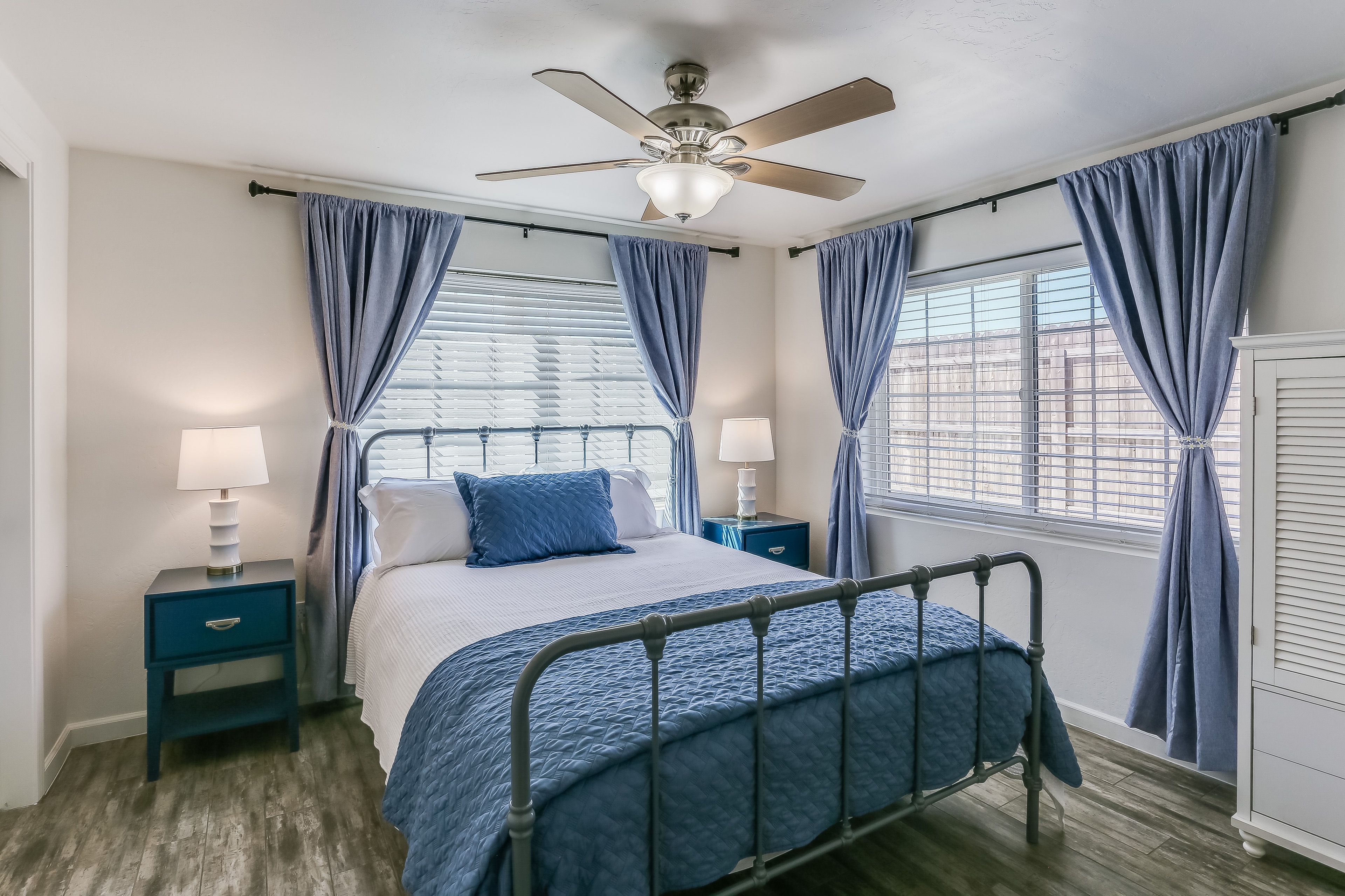 Bedroom 2 | Queen Bed