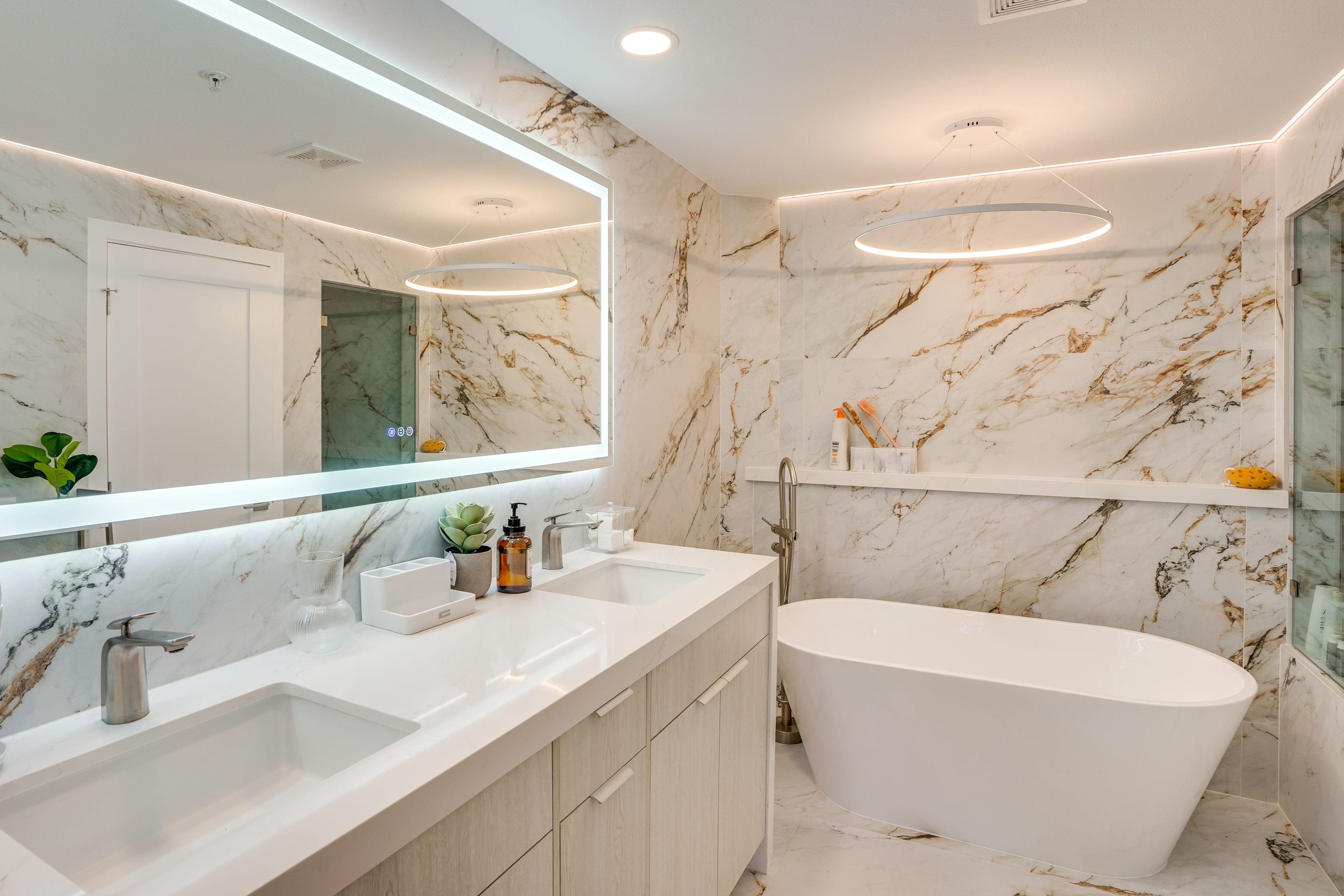 En-Suite Bathroom | Towels Provided